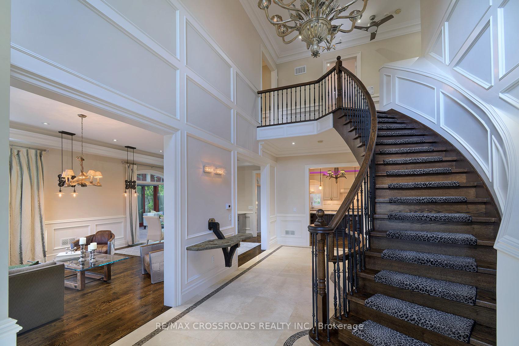 Photo 11 of 2 Bond Avenue, North York, Banbury-Don Mills — HOMEH