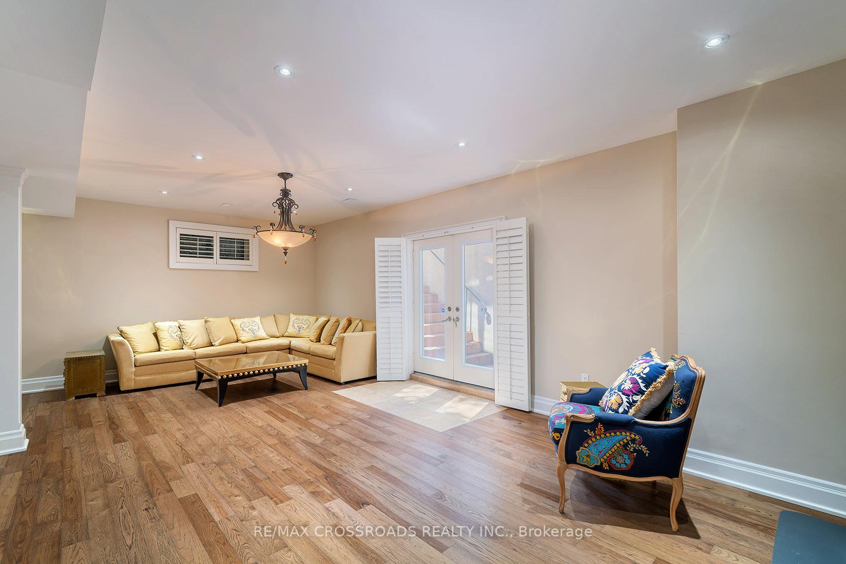 Photo 42 of 2 Bond Avenue, North York, Banbury-Don Mills — HOMEH