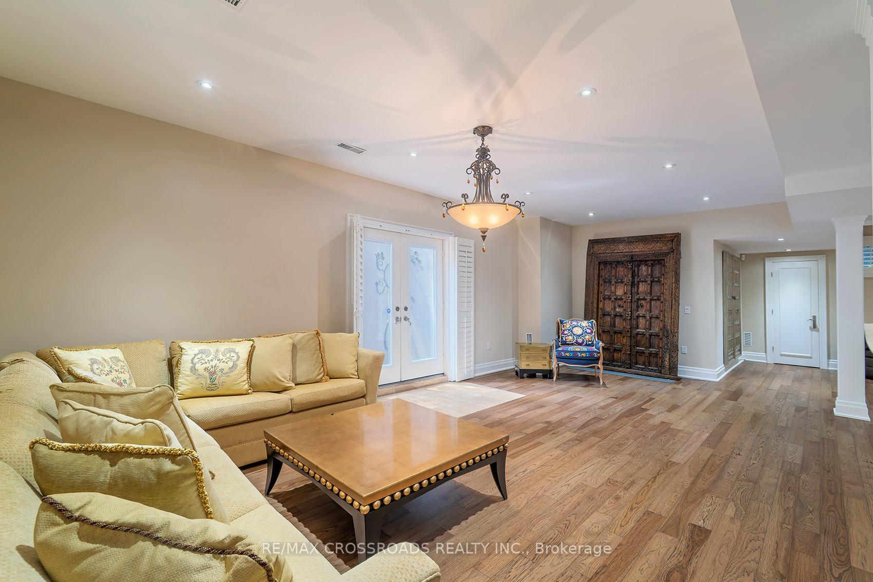 Photo 43 of 2 Bond Avenue, North York, Banbury-Don Mills — HOMEH