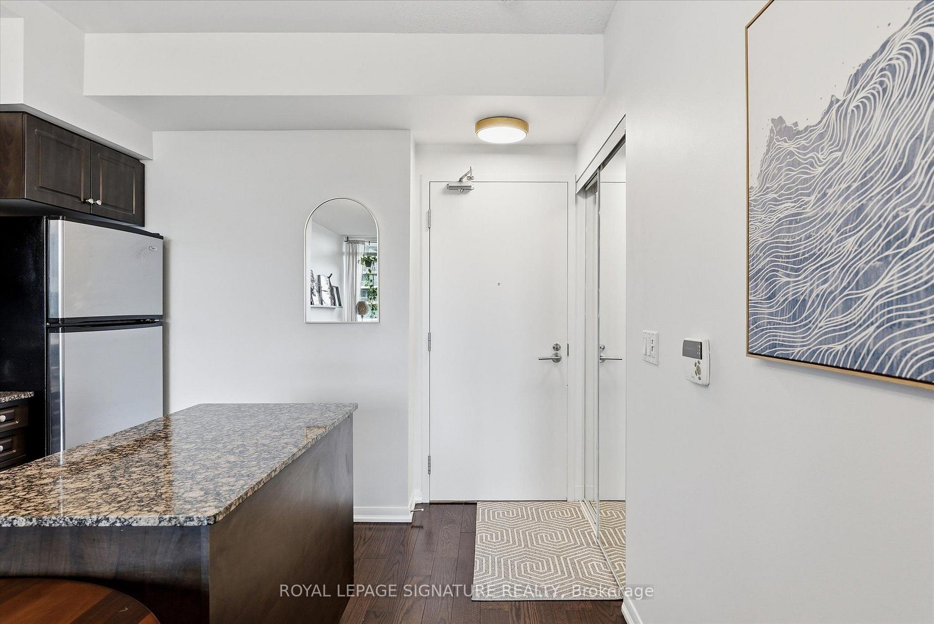 Photo 2 of Unit 711, 215 Fort York Boulevard, Toronto, Niagara — HOMEH
