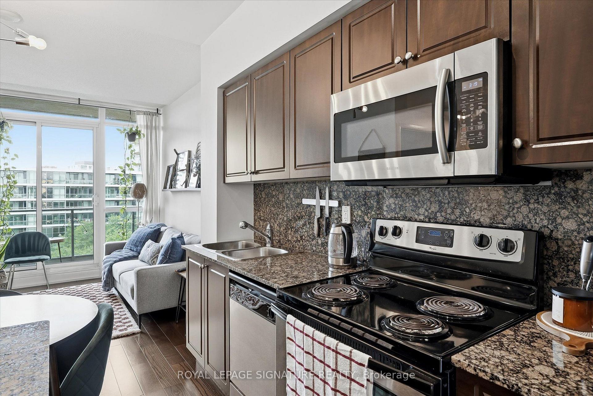 Photo 6 of Unit 711, 215 Fort York Boulevard, Toronto, Niagara — HOMEH