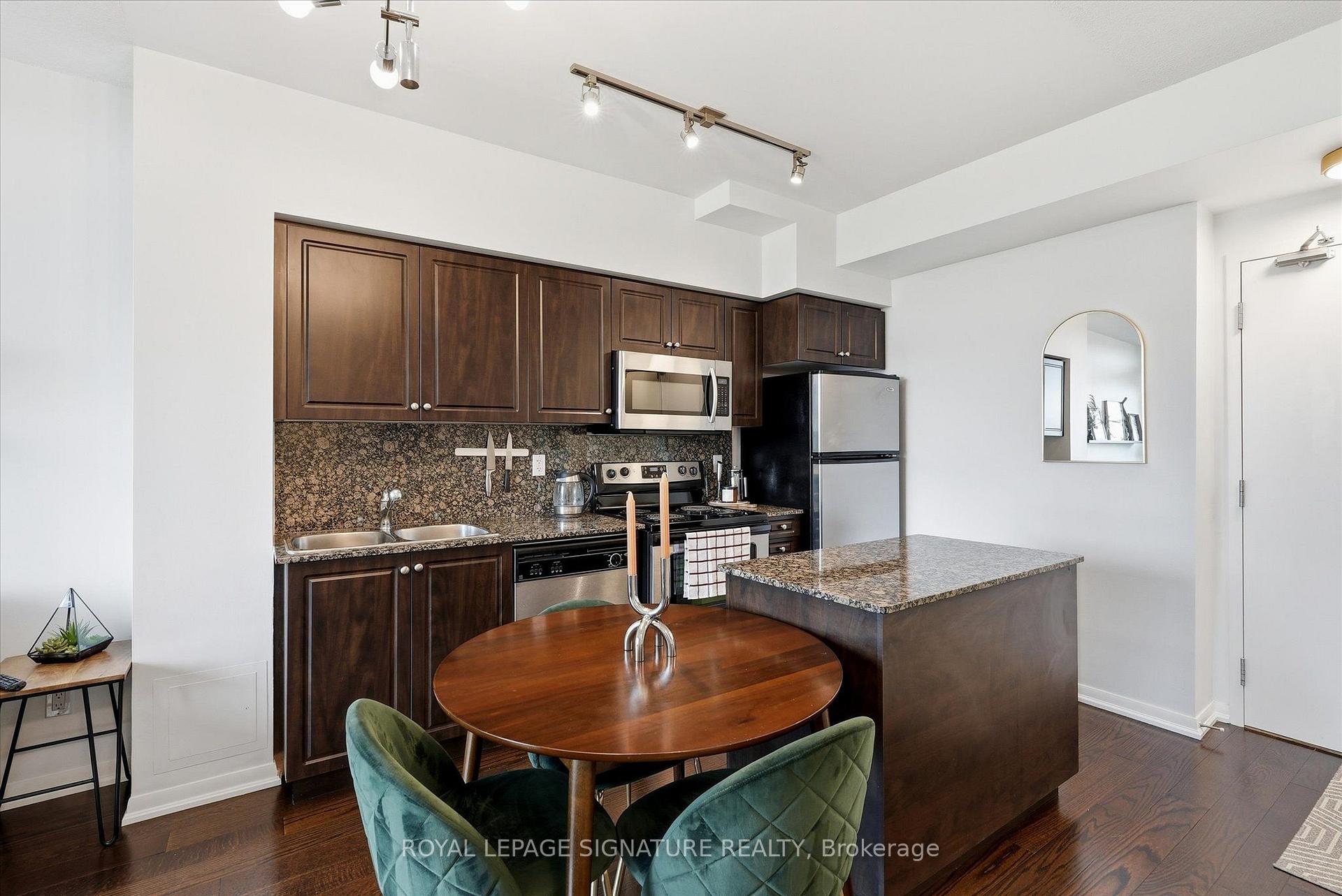 Photo 9 of Unit 711, 215 Fort York Boulevard, Toronto, Niagara — HOMEH