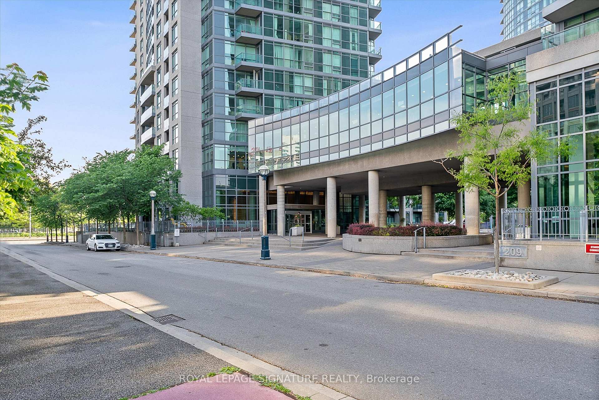 Photo 30 of Unit 711, 215 Fort York Boulevard, Toronto, Niagara — HOMEH