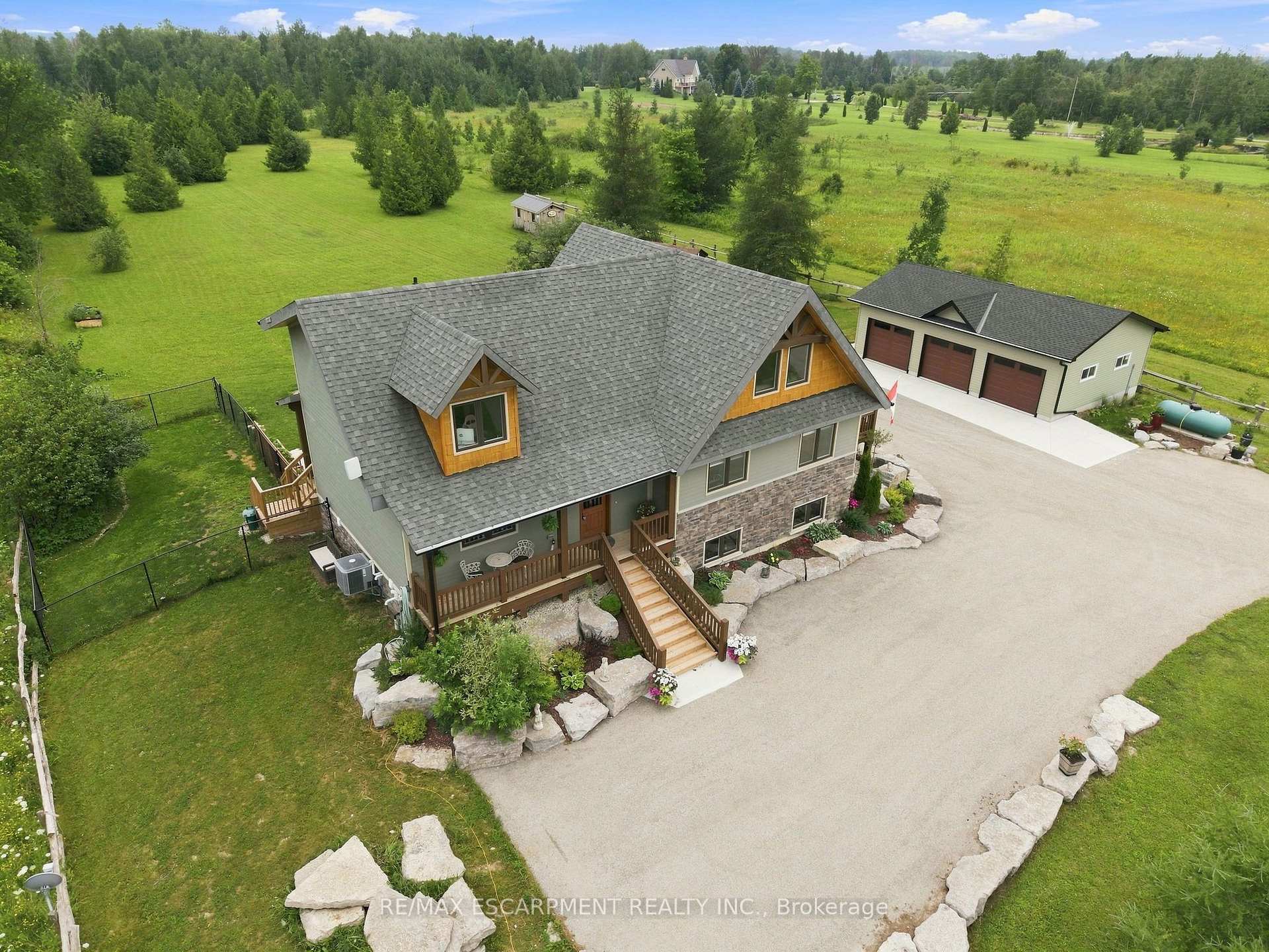 Photo 3 of 124288 Southgate Road 12, Southgate — HOMEH