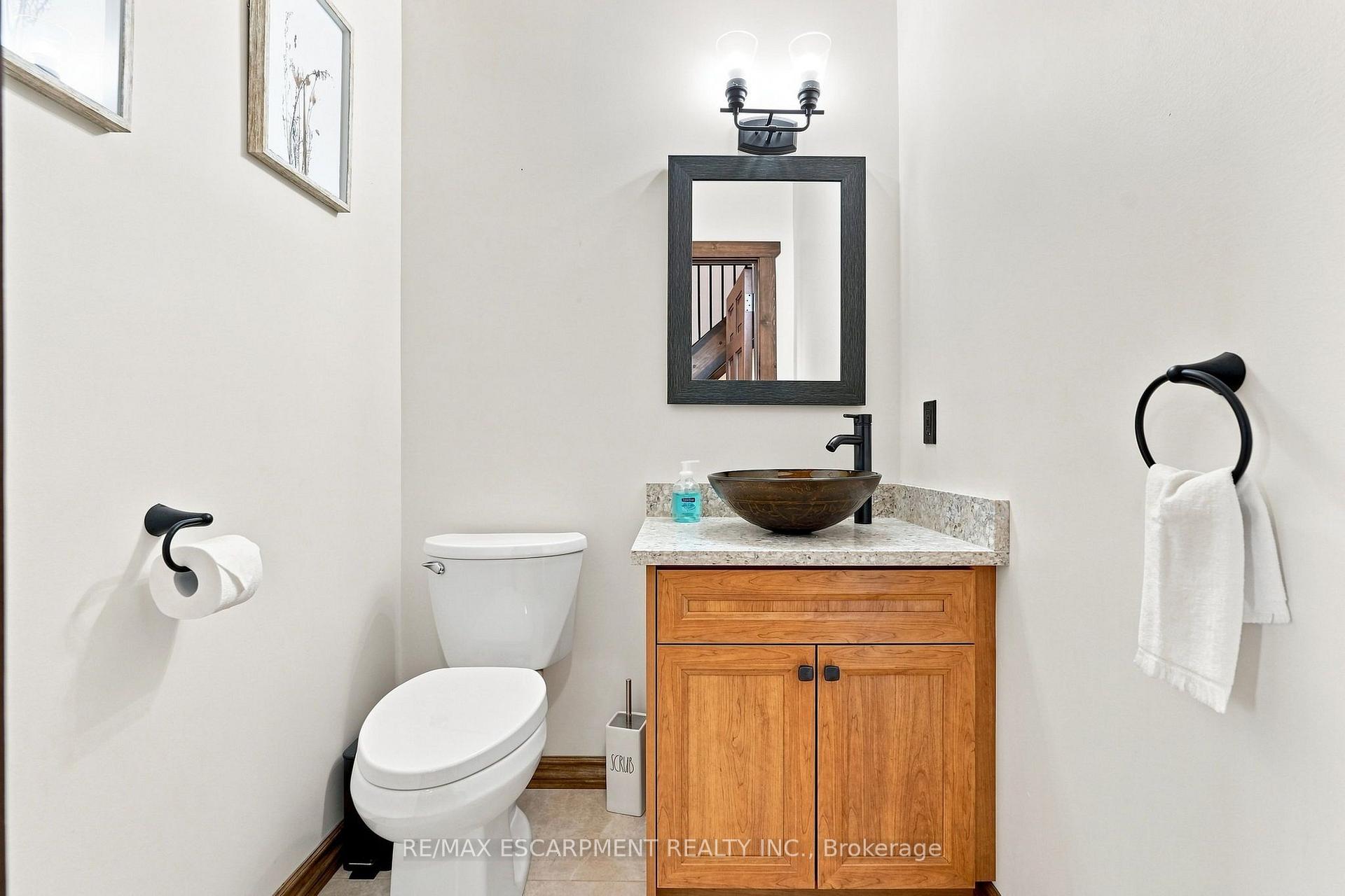 Photo 7 of 124288 Southgate Road 12, Southgate — HOMEH
