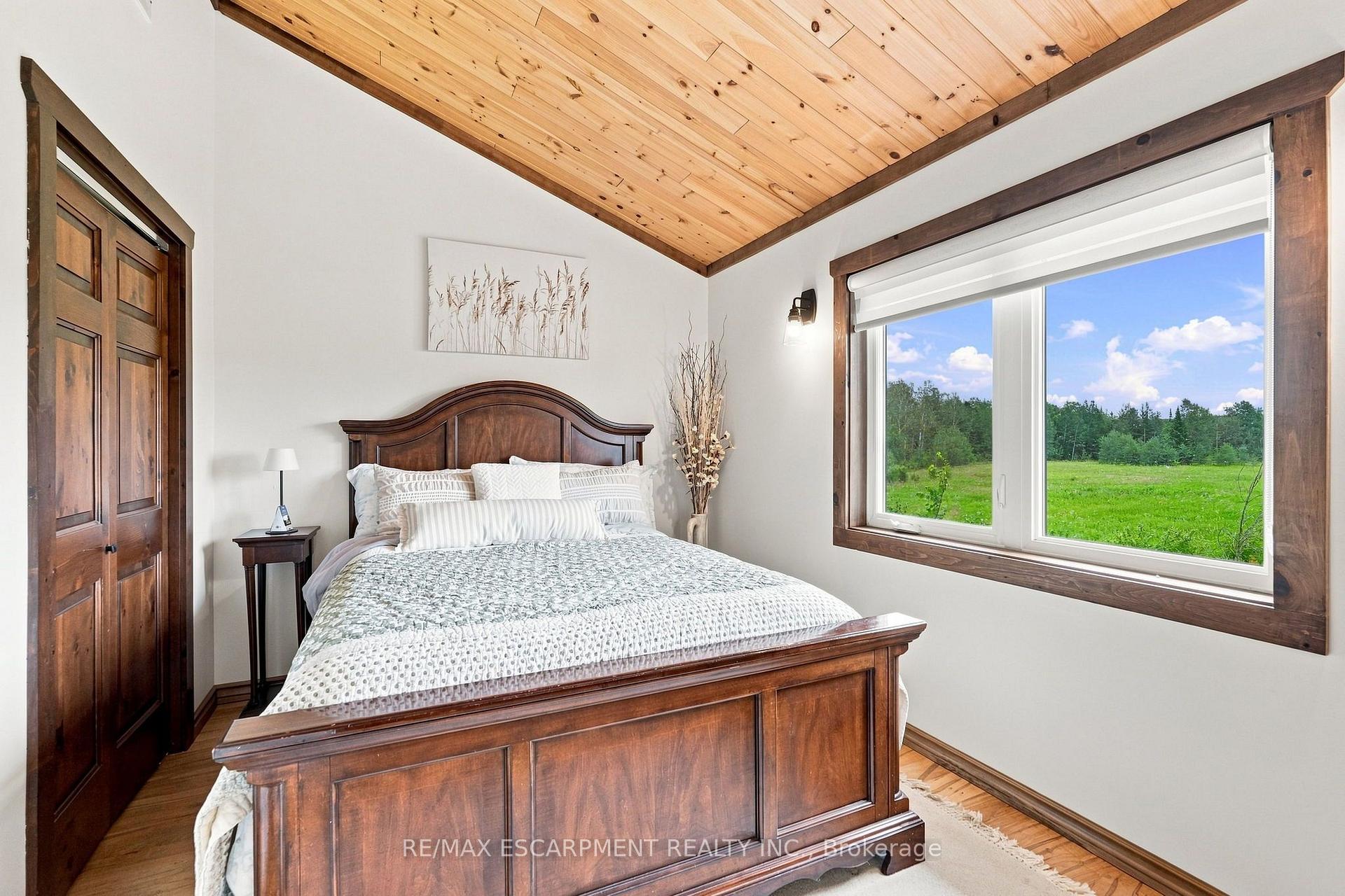 Photo 29 of 124288 Southgate Road 12, Southgate — HOMEH