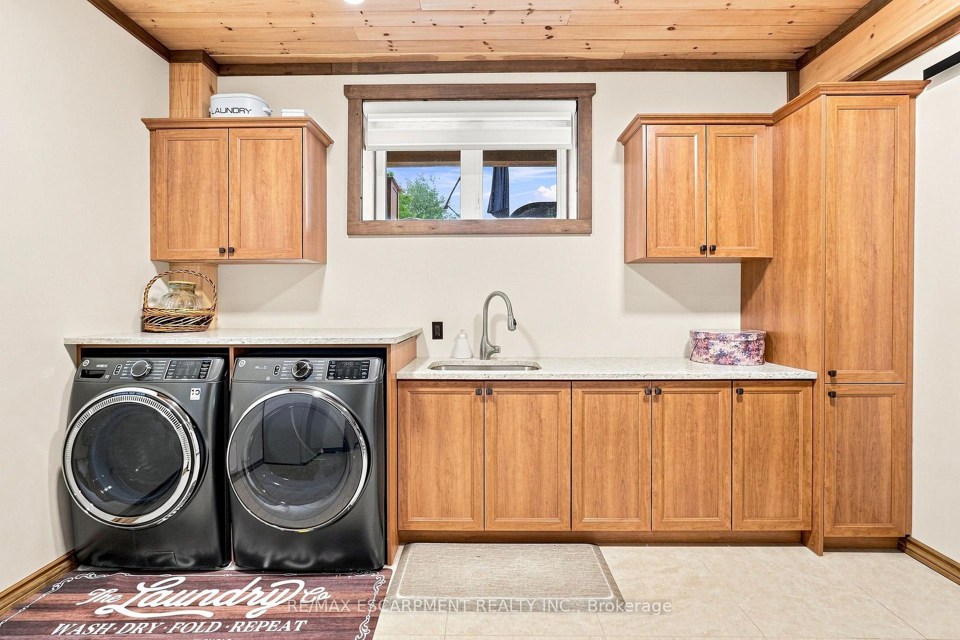 Photo 35 of 124288 Southgate Road 12, Southgate — HOMEH