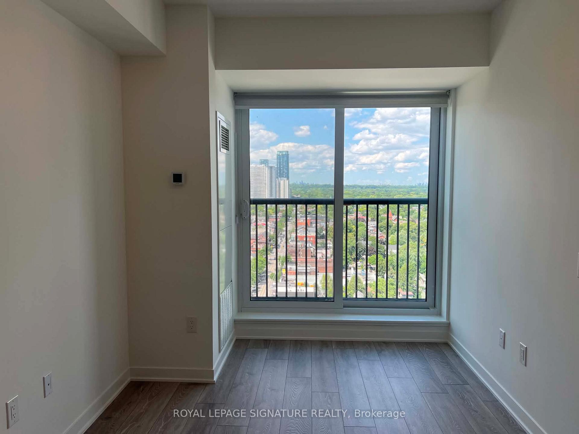 Photo 3 of Unit 2009, 10 Oak Street, Toronto, Regent Park — HOMEH