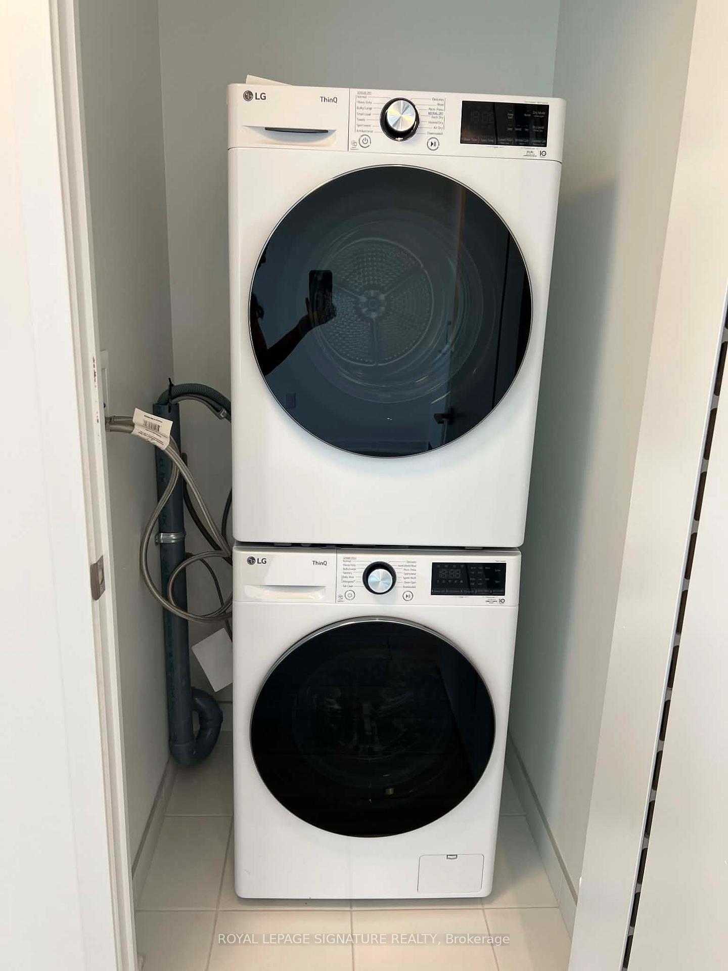 Photo 6 of Unit 2009, 10 Oak Street, Toronto, Regent Park — HOMEH