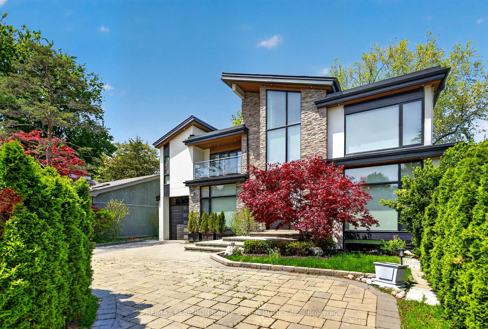 Photo 3 of 16 Chipping Road, North York, Banbury-Don Mills — HOMEH