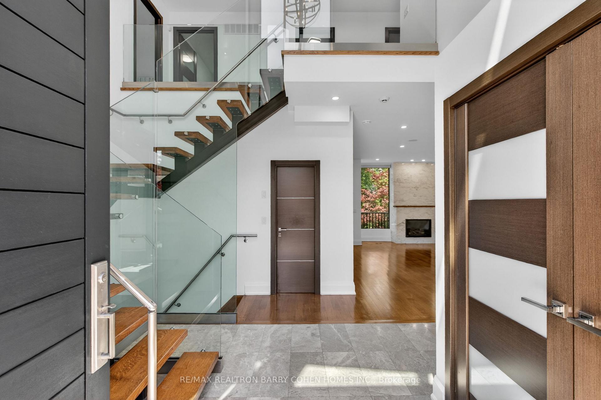 Photo 4 of 16 Chipping Road, North York, Banbury-Don Mills — HOMEH