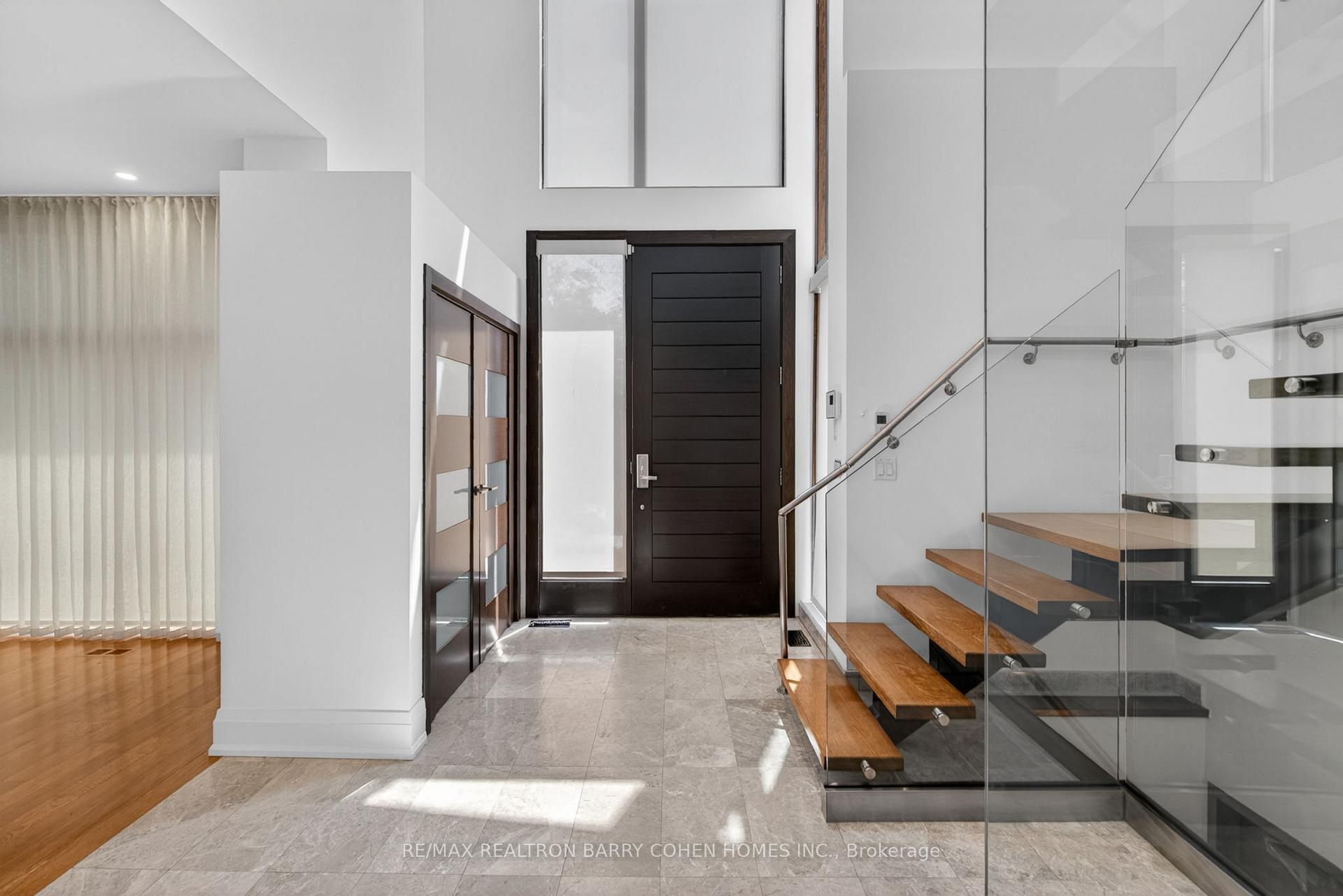 Photo 5 of 16 Chipping Road, North York, Banbury-Don Mills — HOMEH
