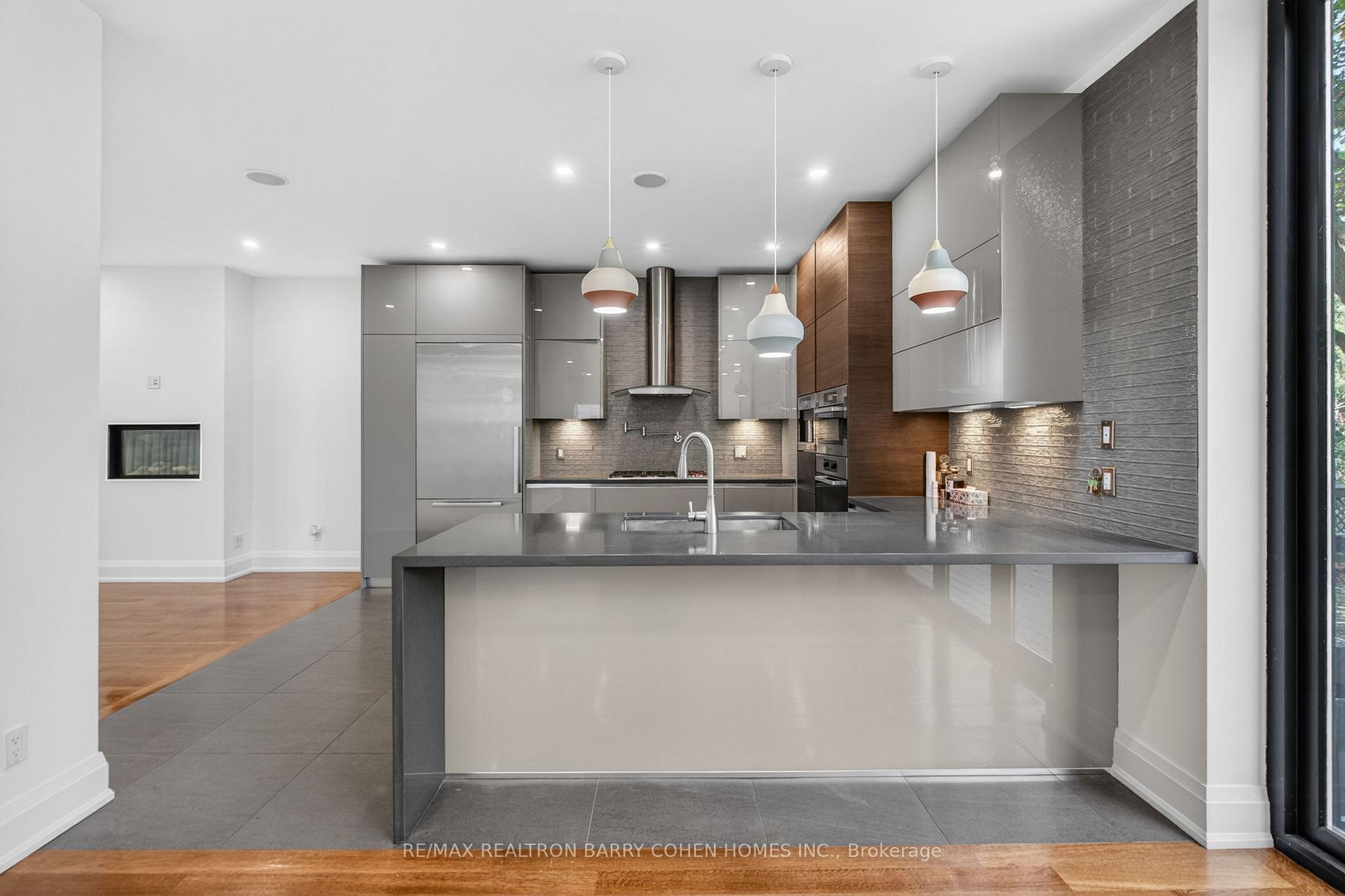 Photo 13 of 16 Chipping Road, North York, Banbury-Don Mills — HOMEH