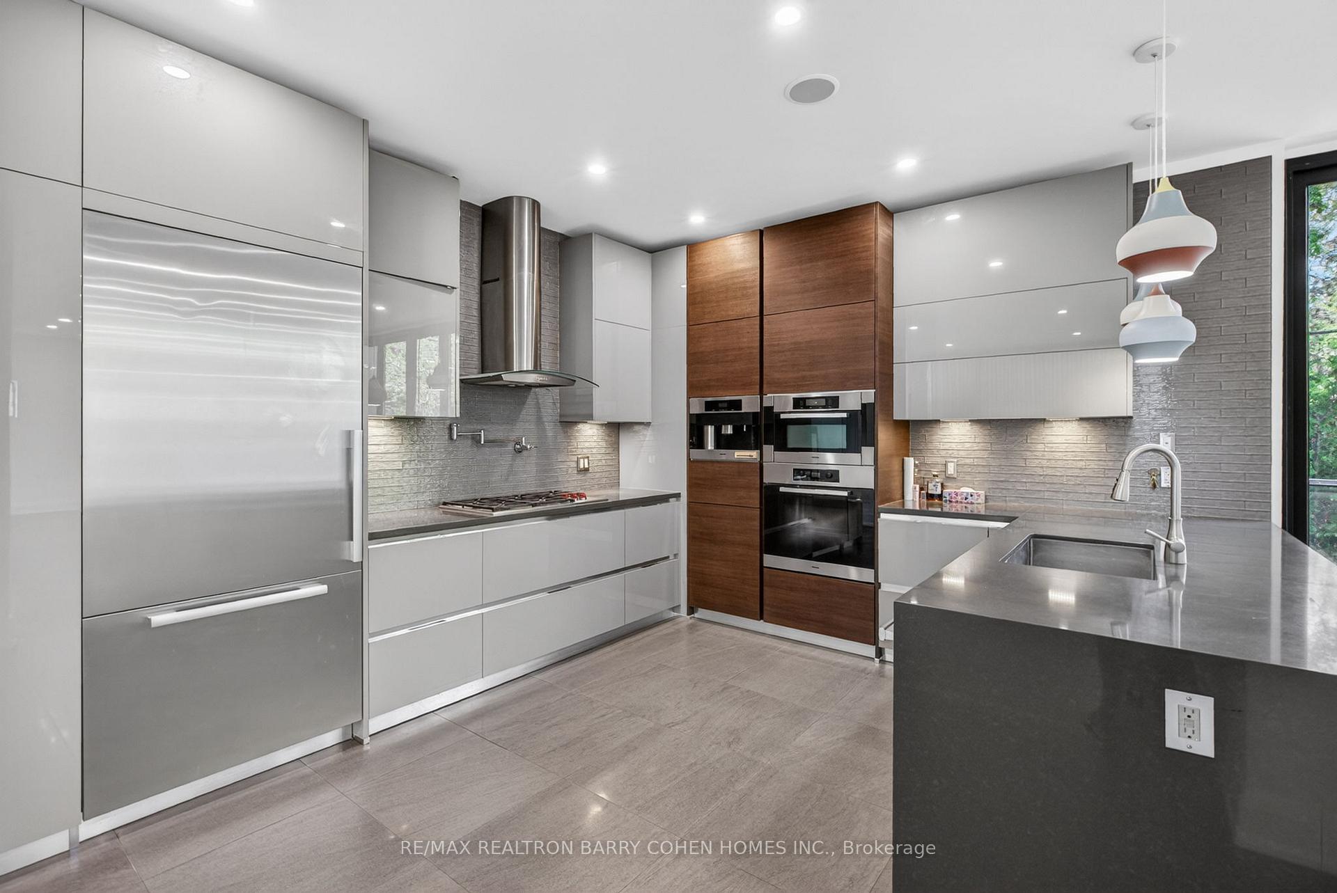 Photo 14 of 16 Chipping Road, North York, Banbury-Don Mills — HOMEH
