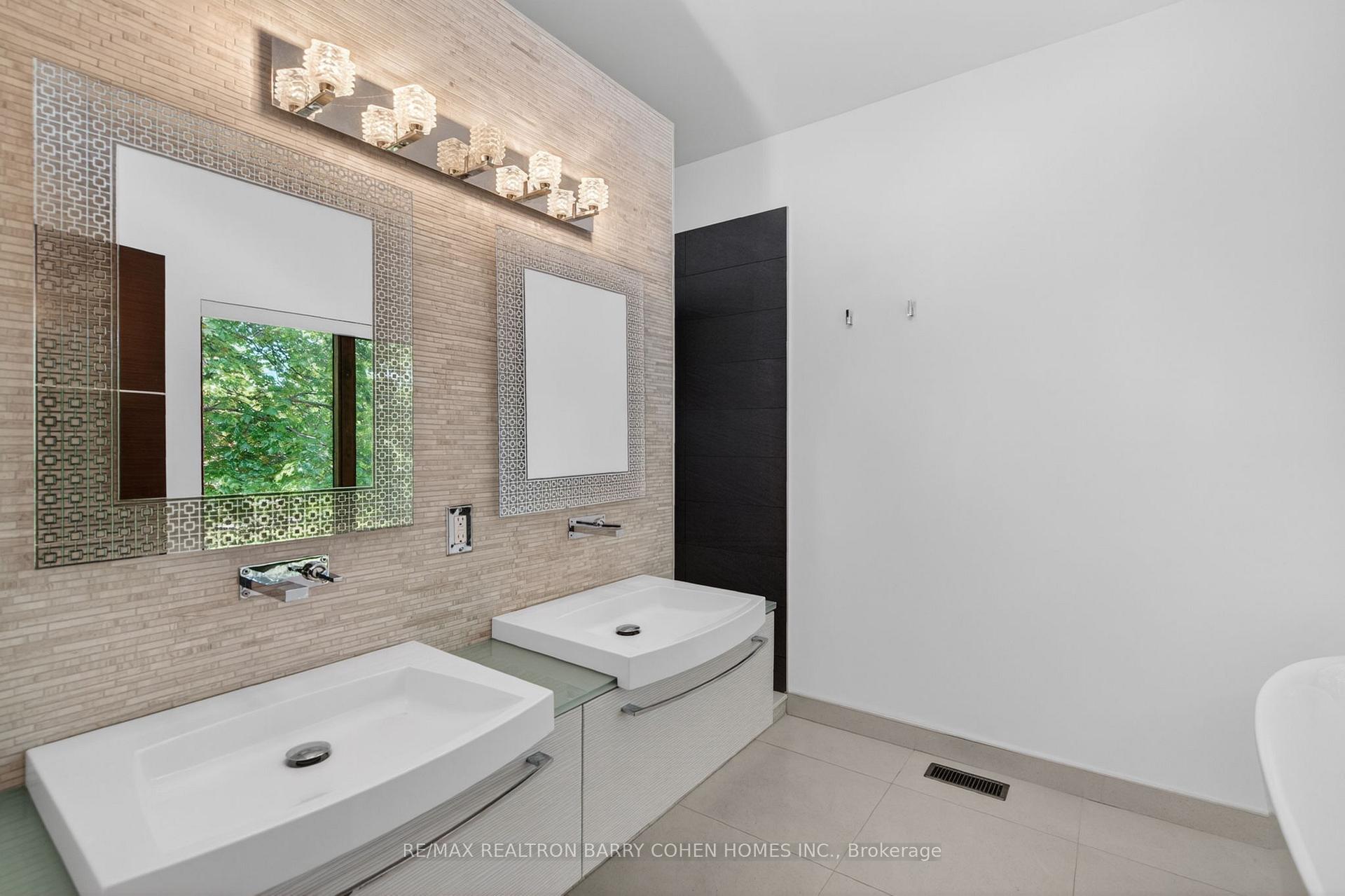 Photo 25 of 16 Chipping Road, North York, Banbury-Don Mills — HOMEH