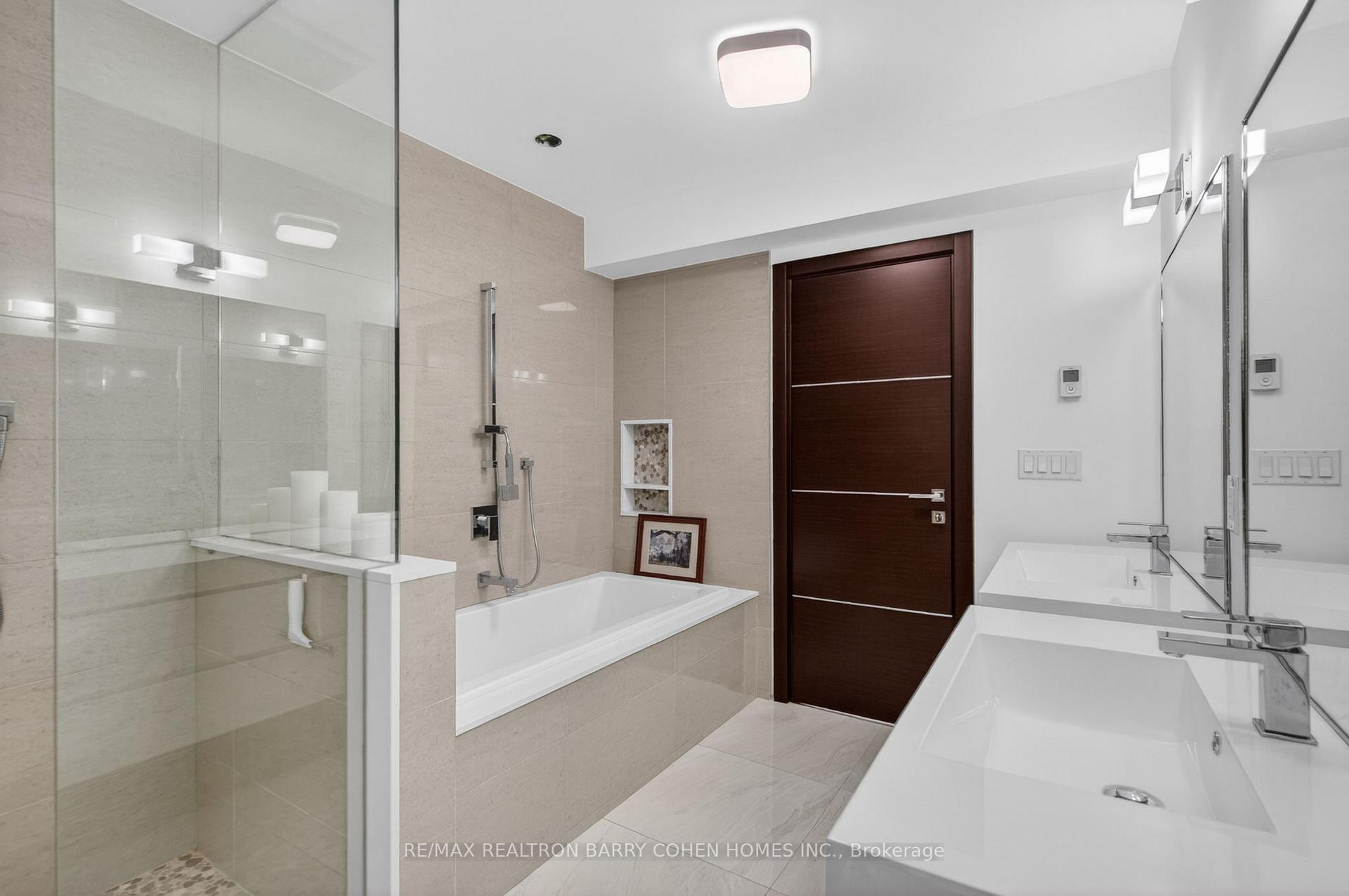 Photo 32 of 16 Chipping Road, North York, Banbury-Don Mills — HOMEH