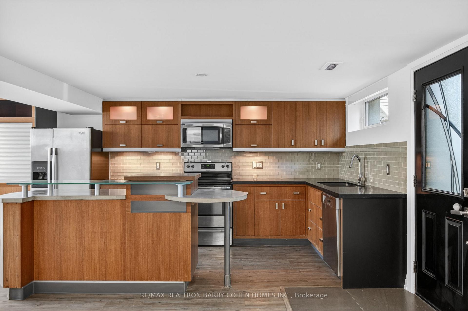 Photo 35 of 16 Chipping Road, North York, Banbury-Don Mills — HOMEH