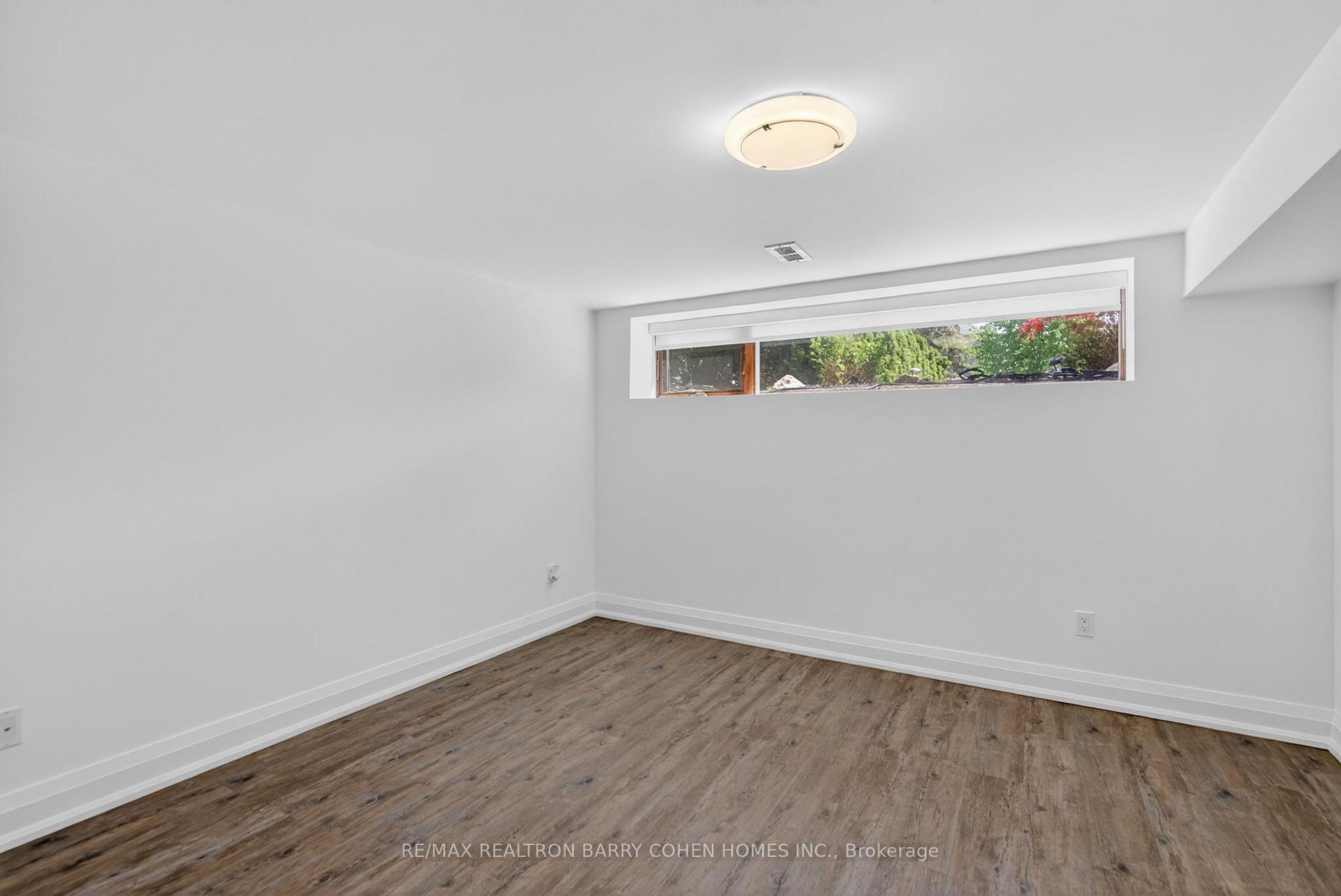 Photo 39 of 16 Chipping Road, North York, Banbury-Don Mills — HOMEH
