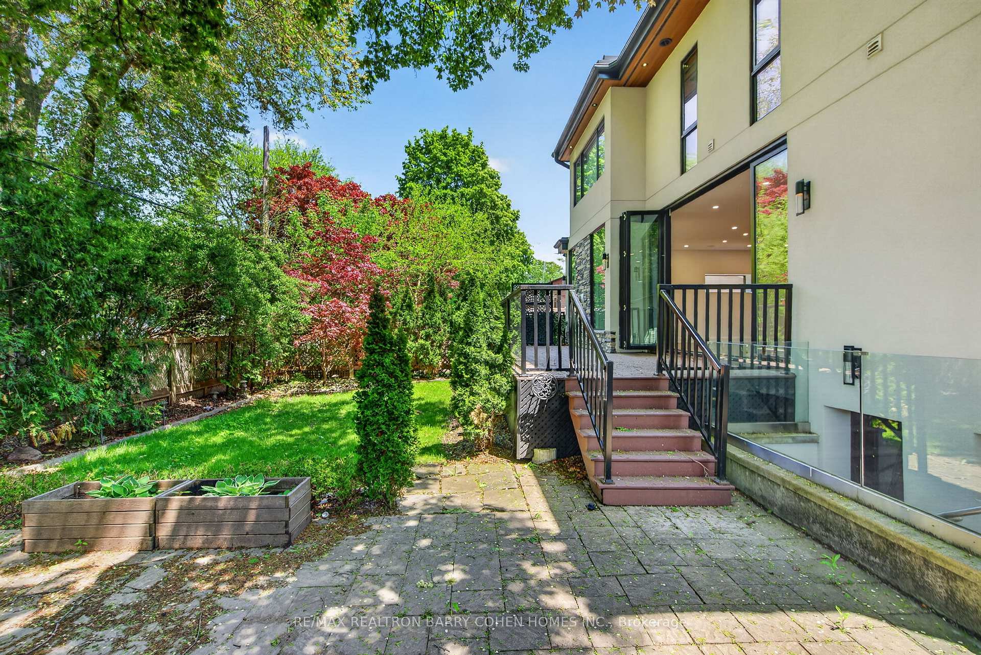 Photo 40 of 16 Chipping Road, North York, Banbury-Don Mills — HOMEH