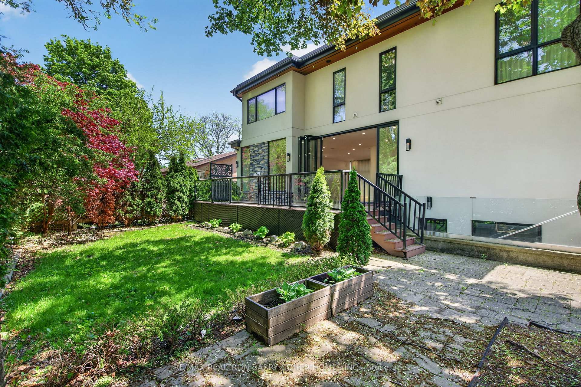 Photo 41 of 16 Chipping Road, North York, Banbury-Don Mills — HOMEH