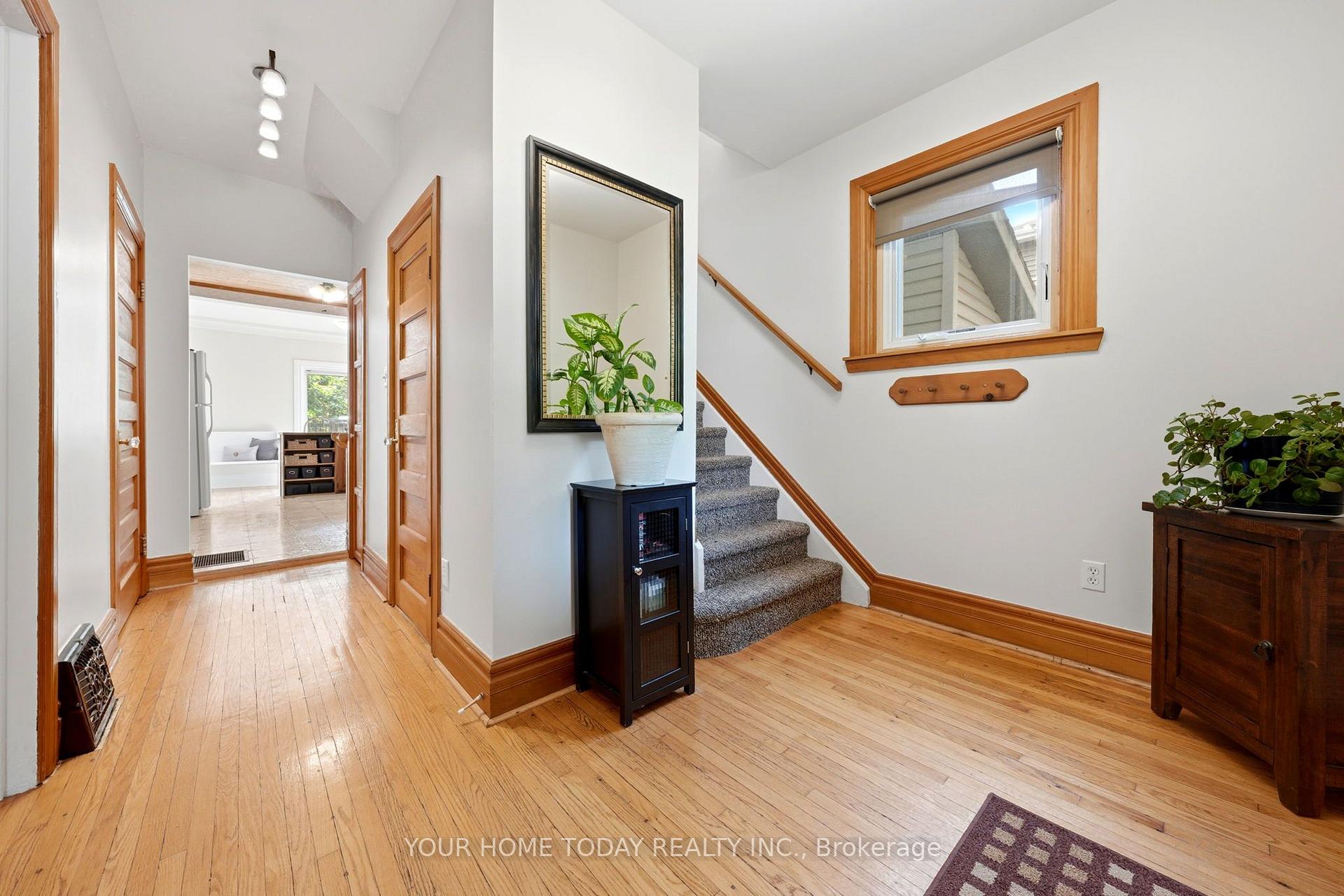 Photo 7 of 12 King Street, Halton Hills, Georgetown — HOMEH