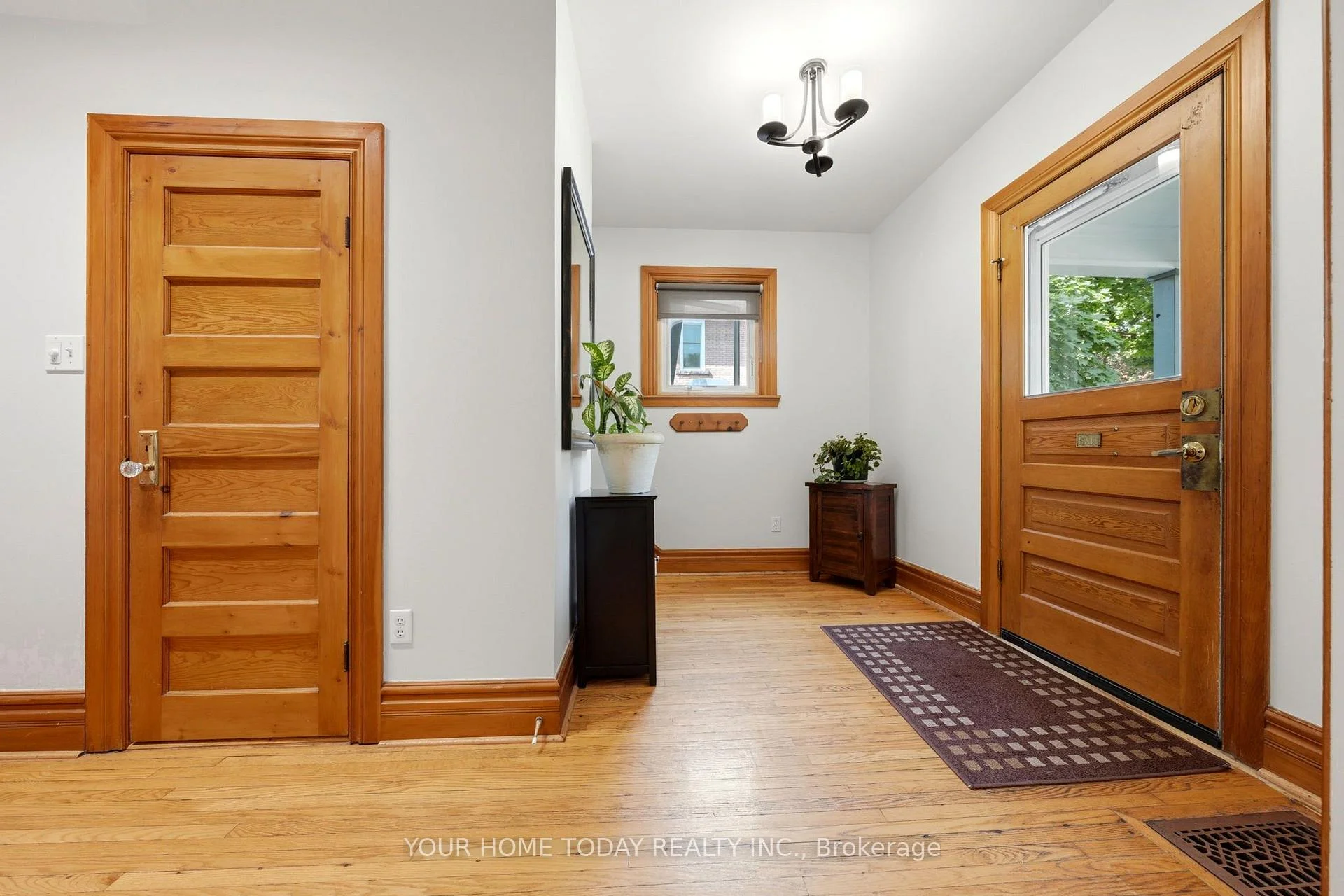 Photo 54 of 12 King Street, Halton Hills, Georgetown — HOMEH