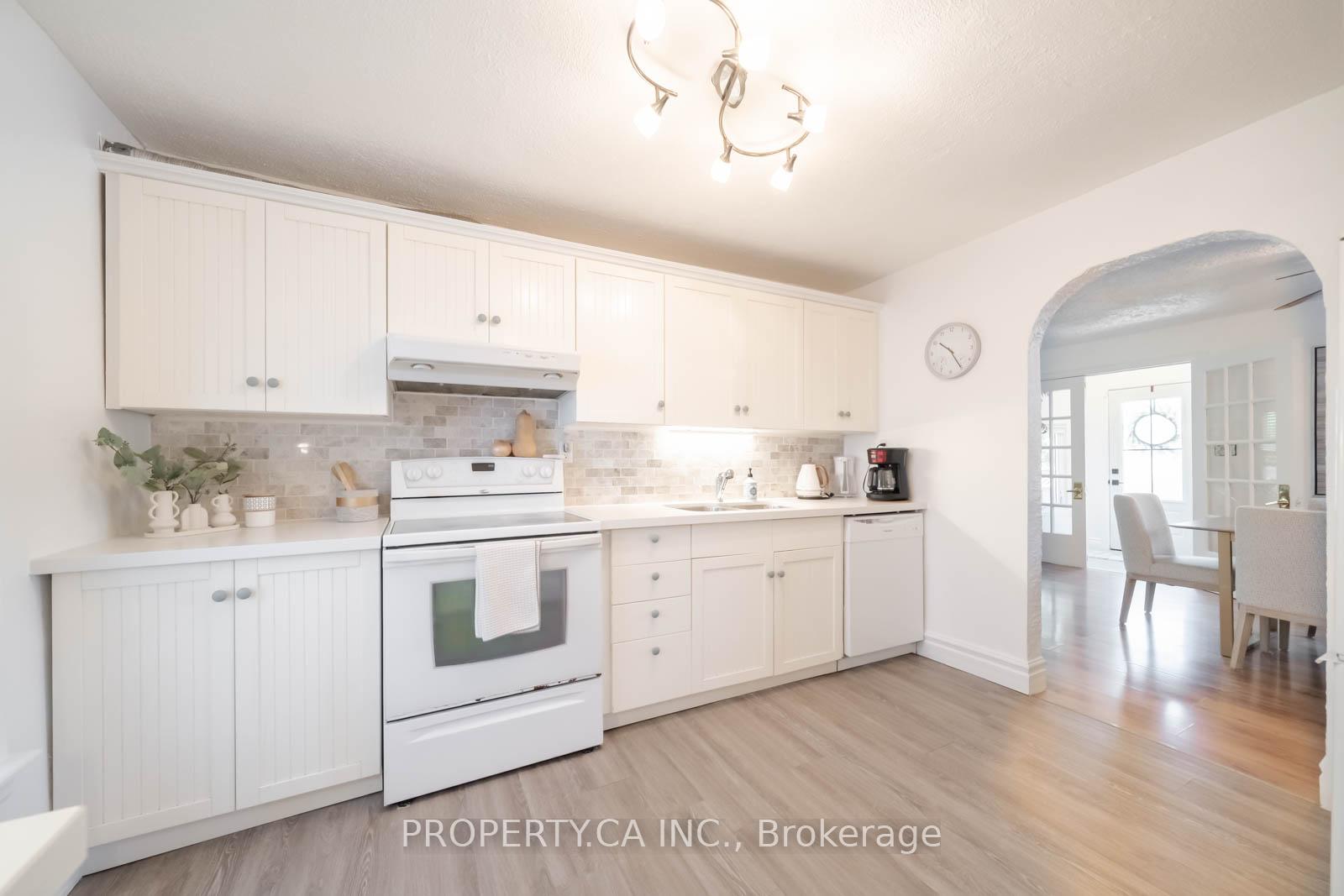 Photo 21 of 131 Cook's Bay Drive, Georgina, Keswick North — HOMEH