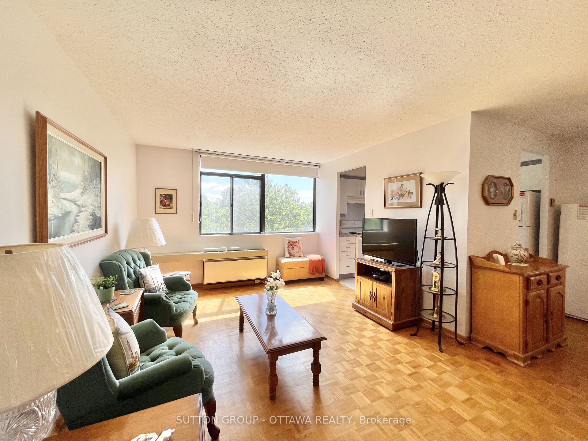 Photo 7 of Unit 810, 2871 Richmond Road, Ottawa, Britannia Heights — HOMEH