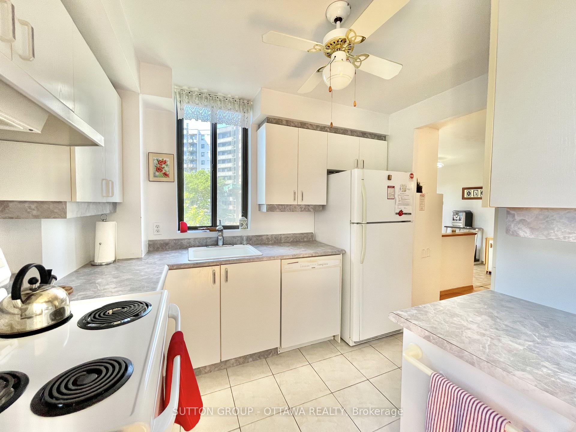 Photo 9 of Unit 810, 2871 Richmond Road, Ottawa, Britannia Heights — HOMEH