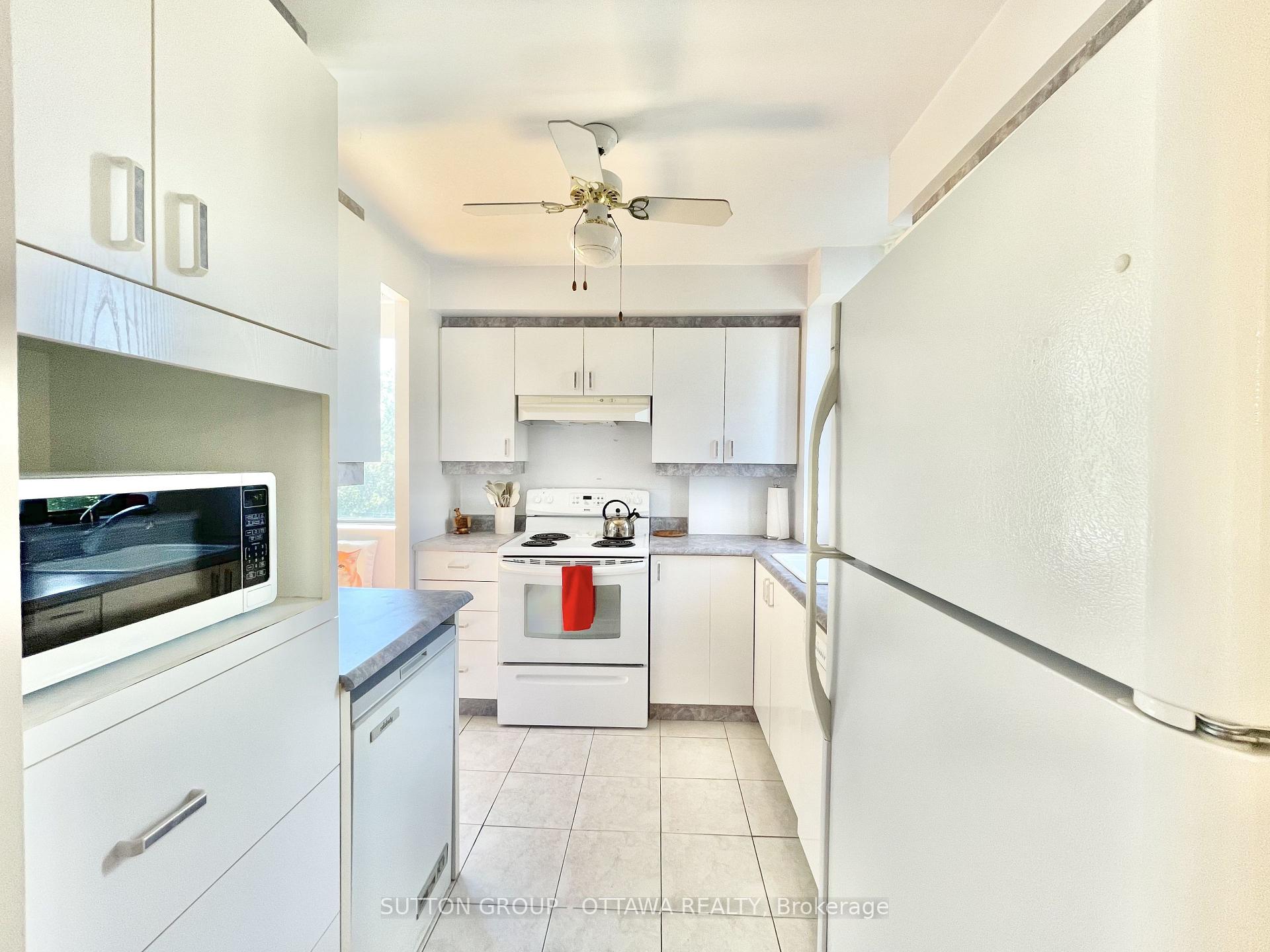 Photo 10 of Unit 810, 2871 Richmond Road, Ottawa, Britannia Heights — HOMEH