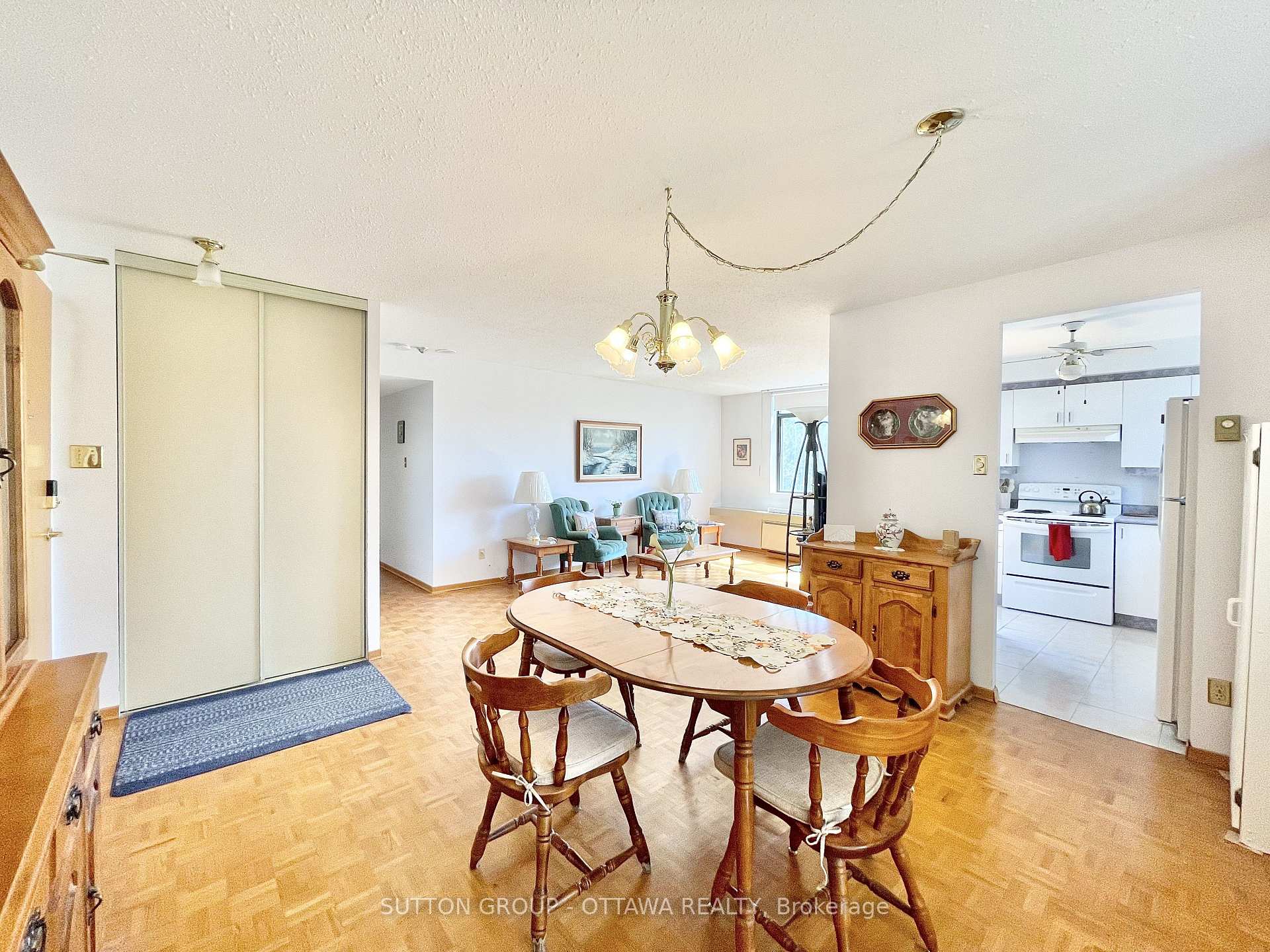 Photo 12 of Unit 810, 2871 Richmond Road, Ottawa, Britannia Heights — HOMEH