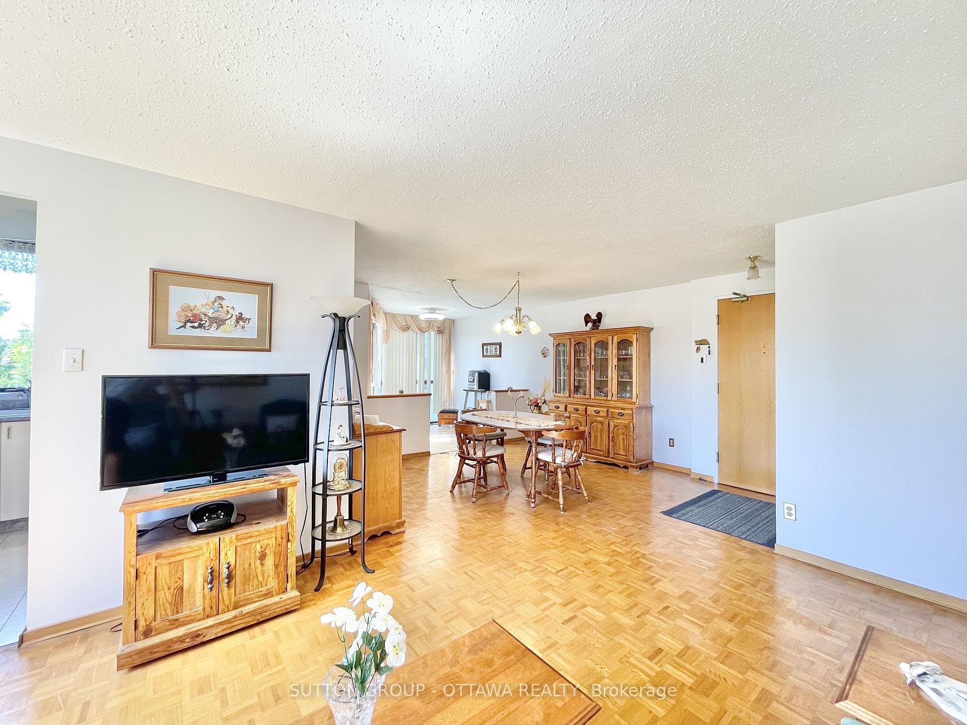 Photo 22 of Unit 810, 2871 Richmond Road, Ottawa, Britannia Heights — HOMEH