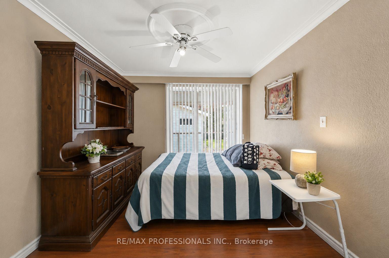 Photo 6 of 15 Huntsmoor Road, Etobicoke, Elms-Old Rexdale — HOMEH