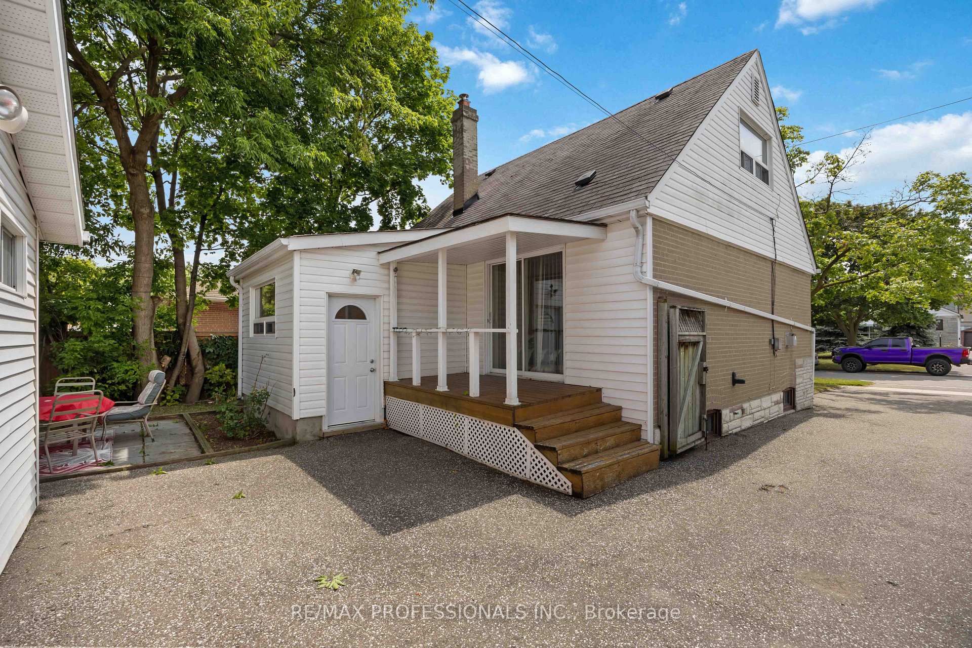 Photo 13 of 15 Huntsmoor Road, Etobicoke, Elms-Old Rexdale — HOMEH