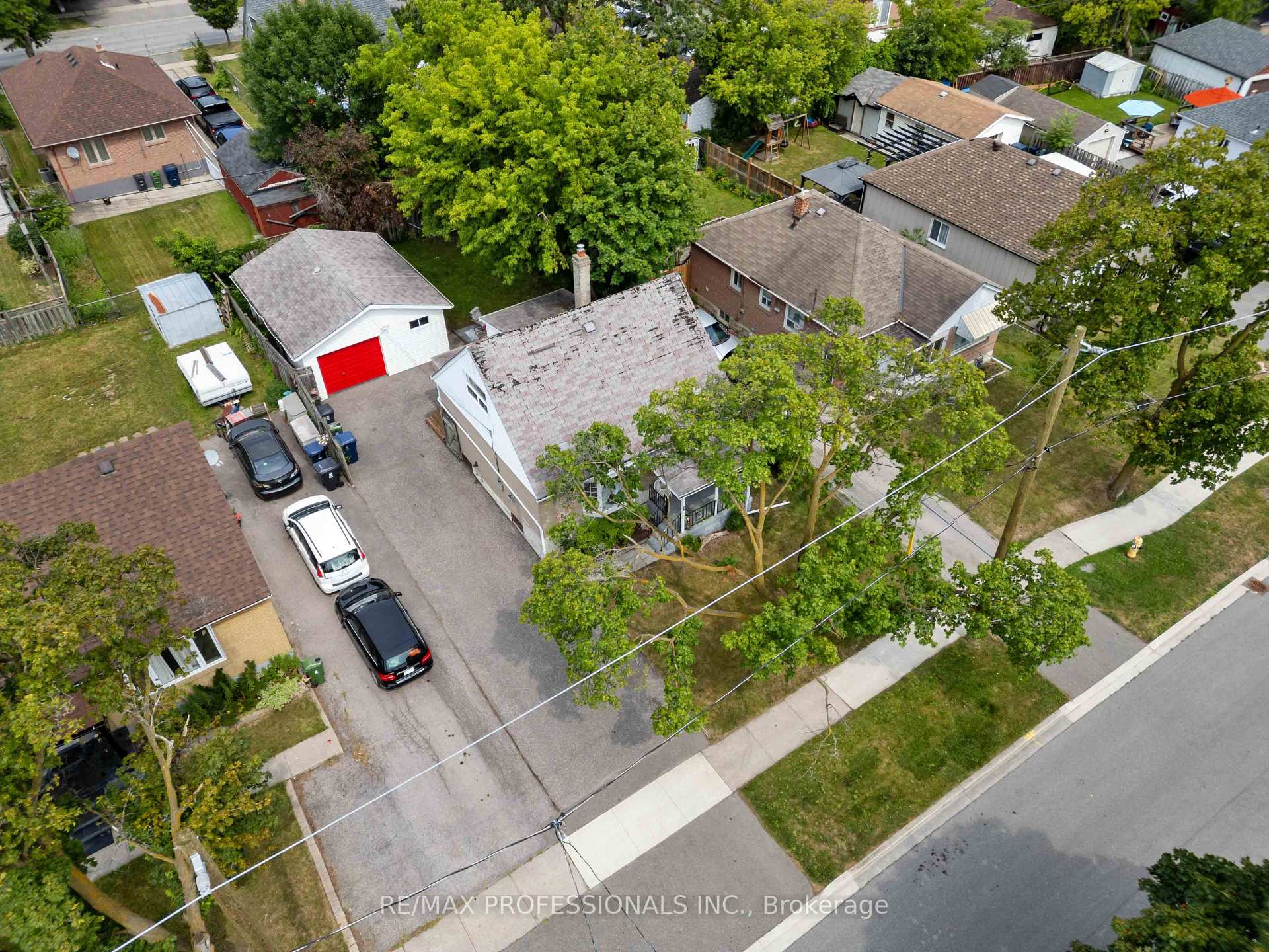 Photo 16 of 15 Huntsmoor Road, Etobicoke, Elms-Old Rexdale — HOMEH