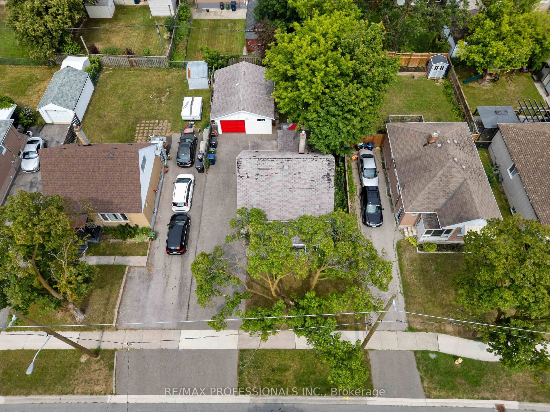 Photo 18 of 15 Huntsmoor Road, Etobicoke, Elms-Old Rexdale — HOMEH
