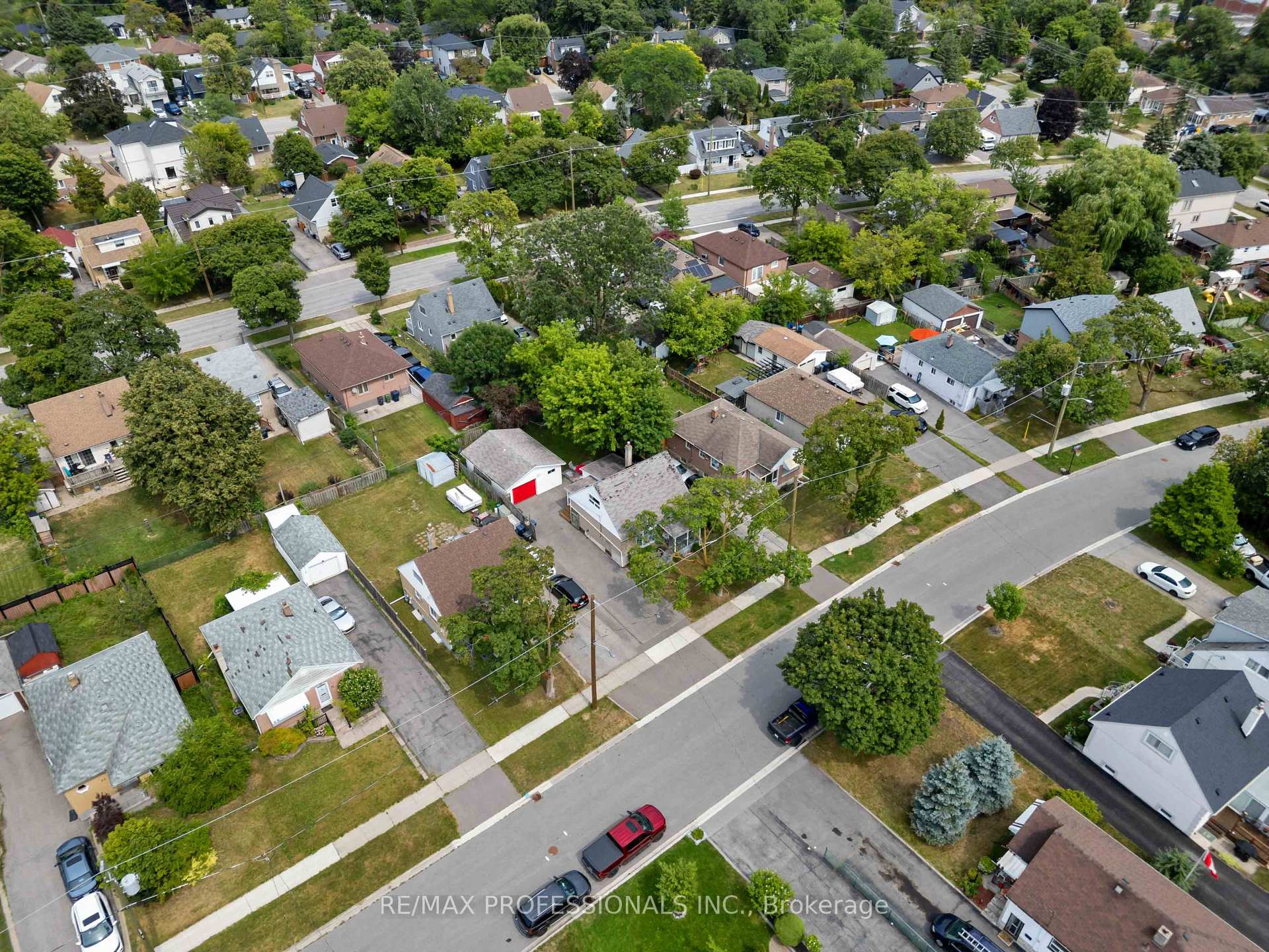 Photo 19 of 15 Huntsmoor Road, Etobicoke, Elms-Old Rexdale — HOMEH