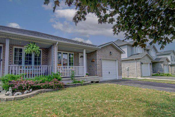 Photo 2 of 37 Wingfield Avenue, Stratford — HOMEH