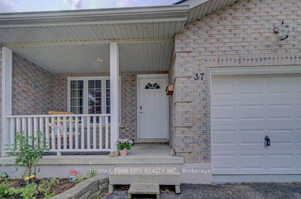 Photo 3 of 37 Wingfield Avenue, Stratford — HOMEH