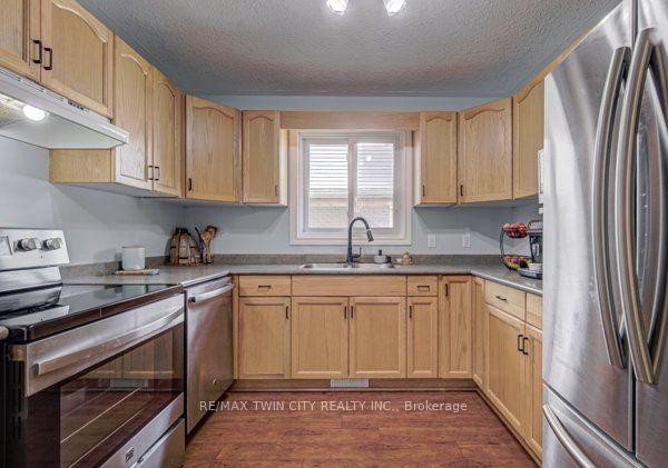 Photo 12 of 37 Wingfield Avenue, Stratford — HOMEH