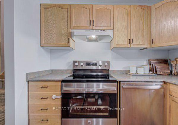 Photo 15 of 37 Wingfield Avenue, Stratford — HOMEH