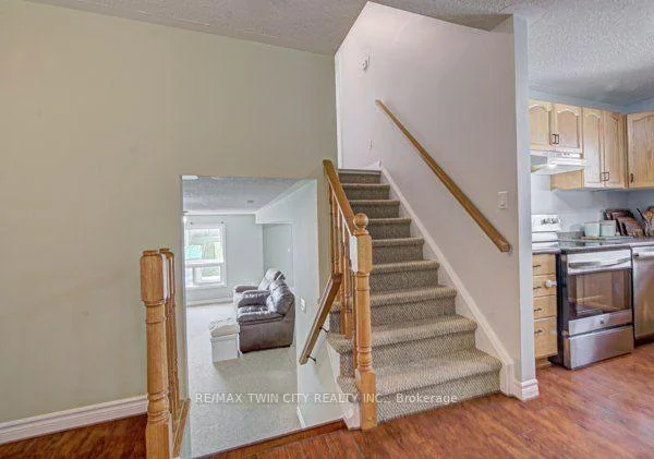 Photo 13 of 37 Wingfield Avenue, Stratford — HOMEH