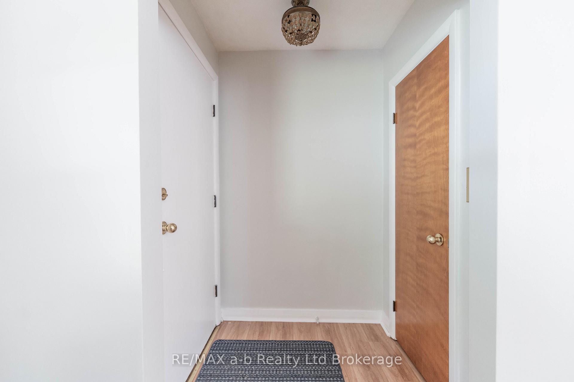 Photo 4 of 13 Parkside Drive, Tillsonburg — HOMEH