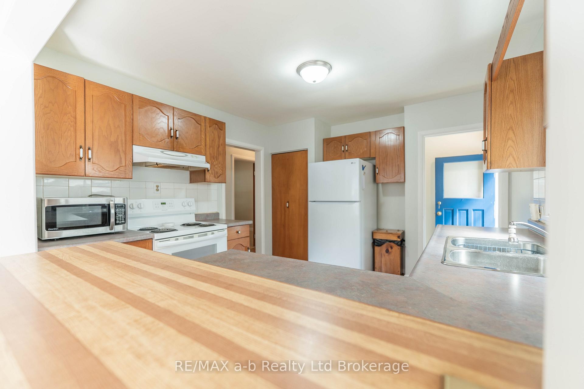 Photo 11 of 13 Parkside Drive, Tillsonburg — HOMEH