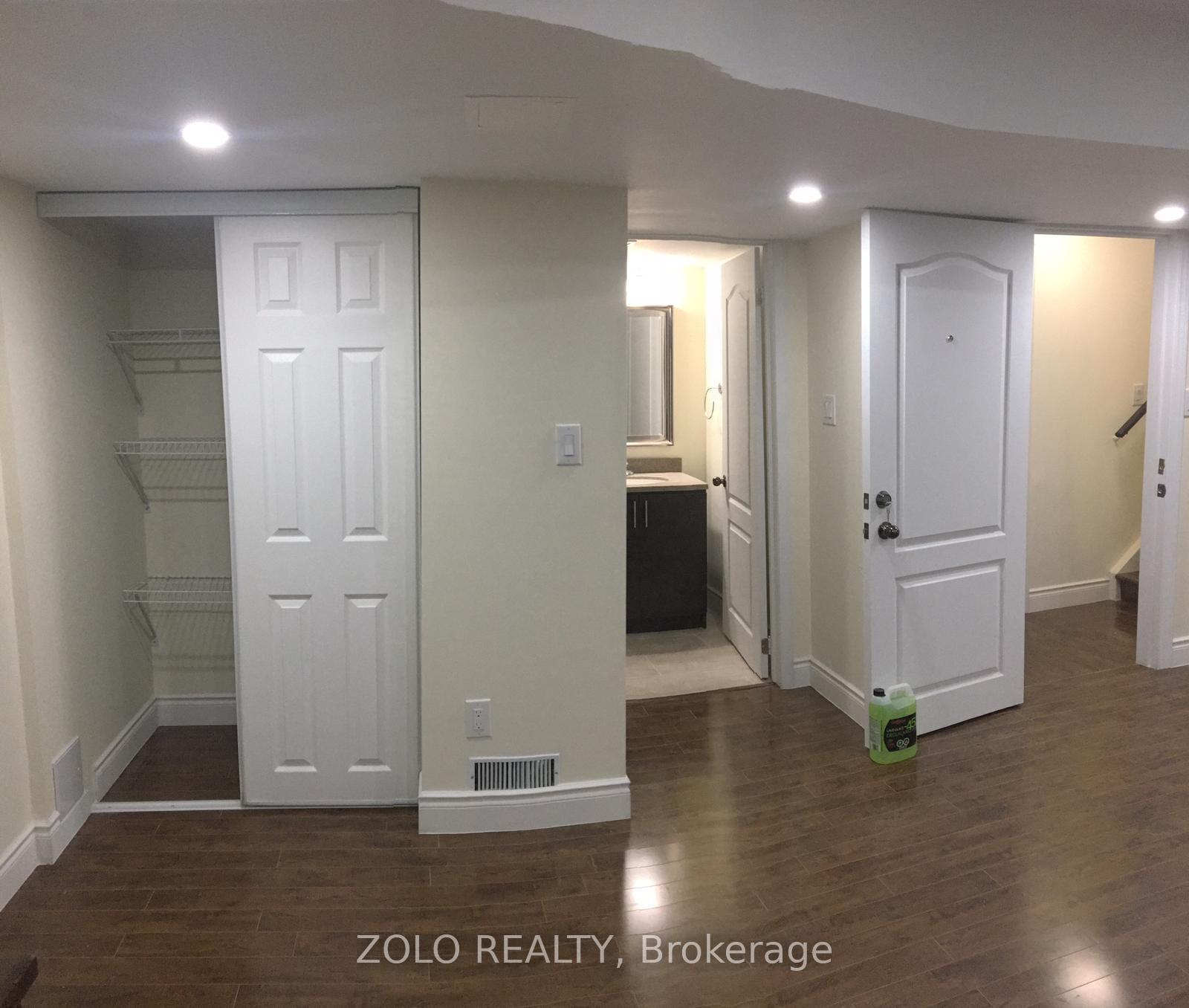 Photo 2 of 33 Hoxton Road, Brampton, Northwest Brampton — HOMEH