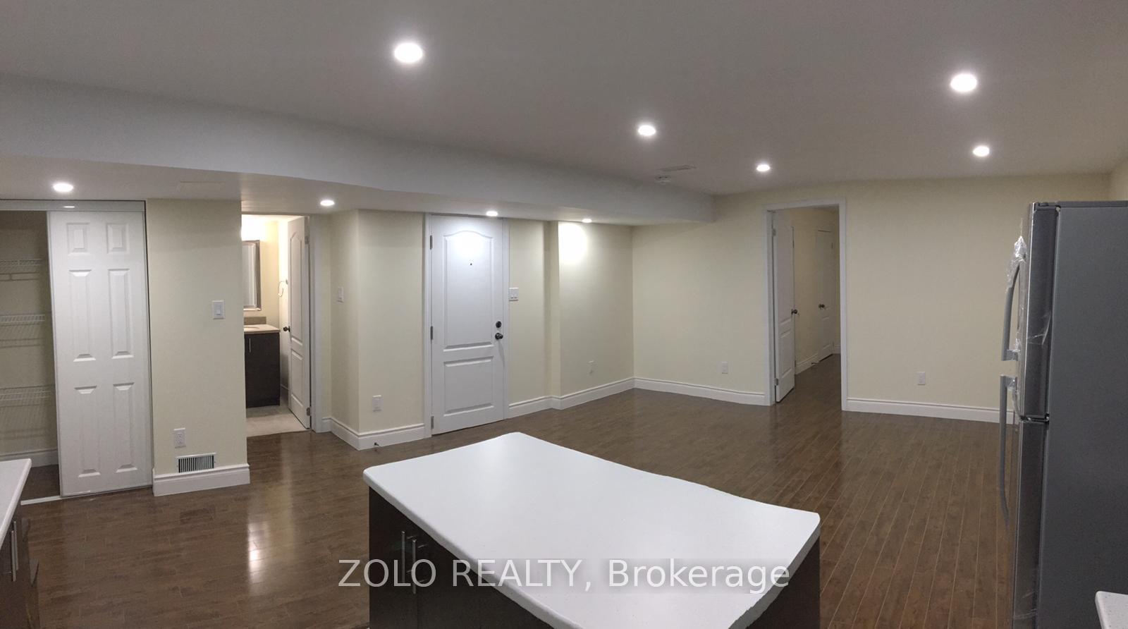 Photo 3 of 33 Hoxton Road, Brampton, Northwest Brampton — HOMEH