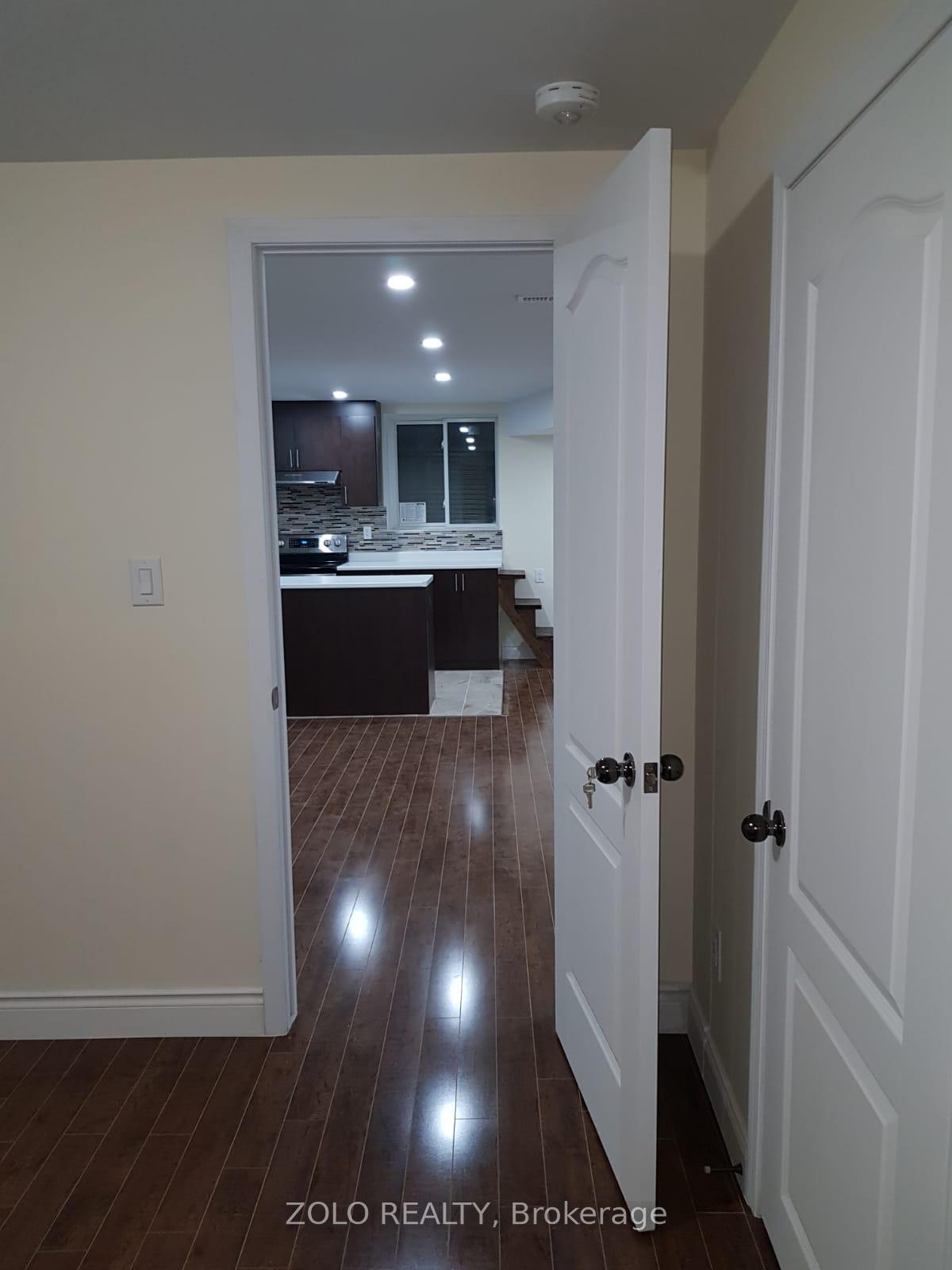 Photo 10 of 33 Hoxton Road, Brampton, Northwest Brampton — HOMEH