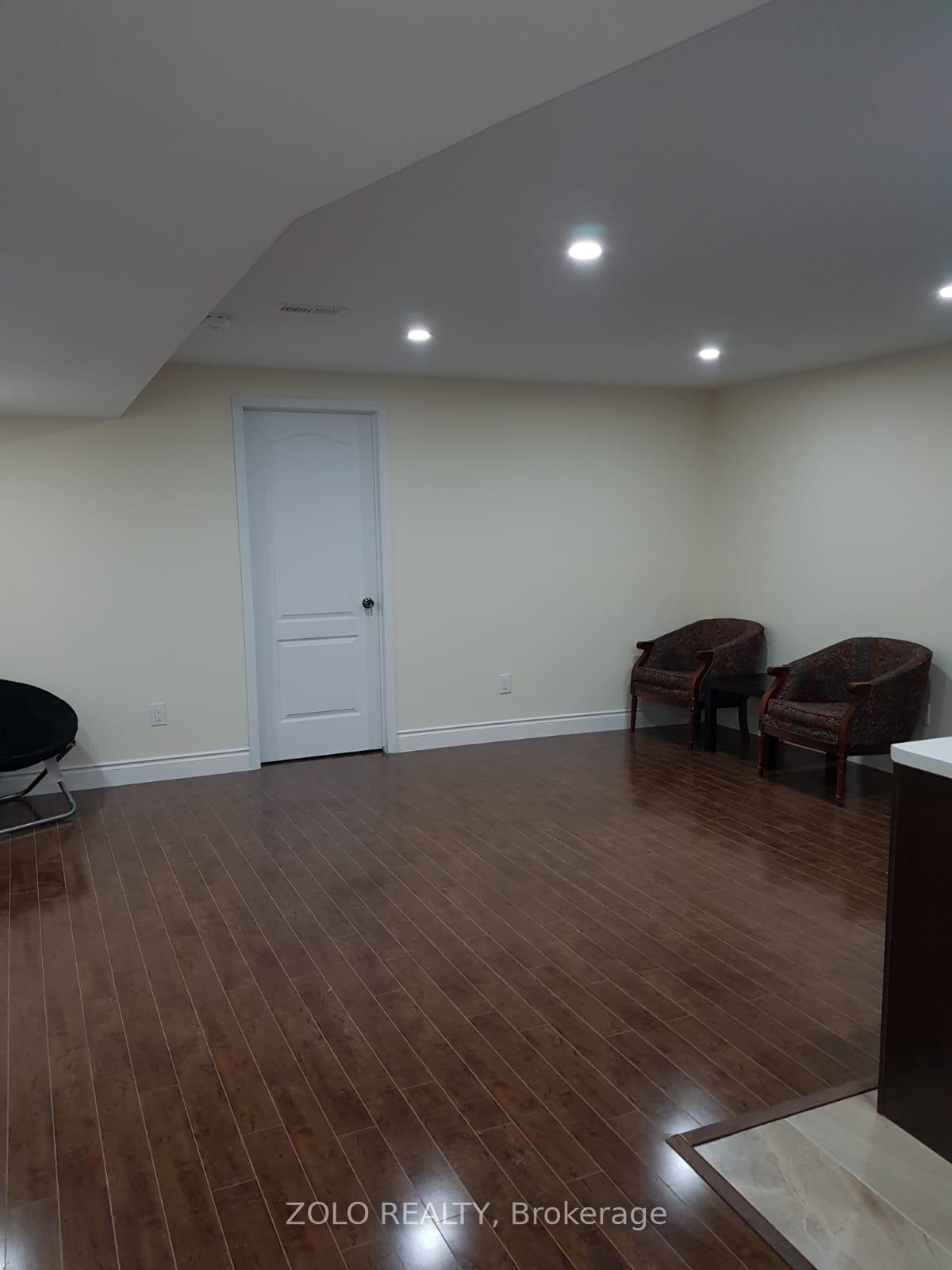 Photo 11 of 33 Hoxton Road, Brampton, Northwest Brampton — HOMEH