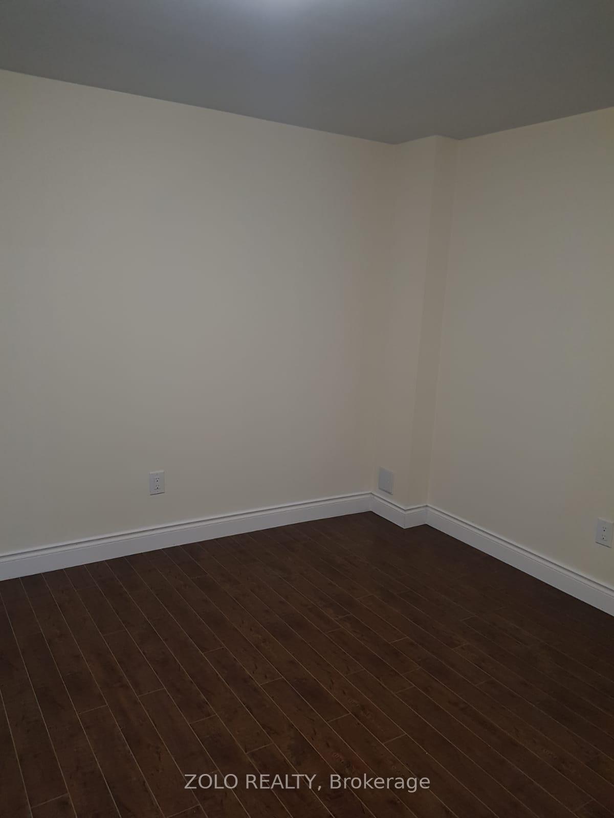 Photo 13 of 33 Hoxton Road, Brampton, Northwest Brampton — HOMEH