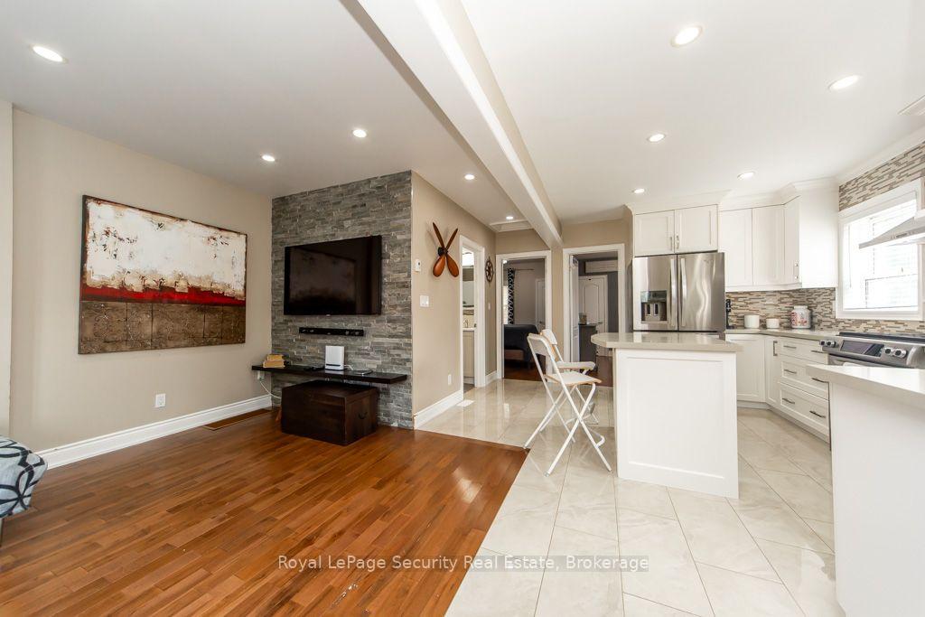 Photo 2 of 569 McRoberts Avenue, Toronto, Caledonia-Fairbank — HOMEH